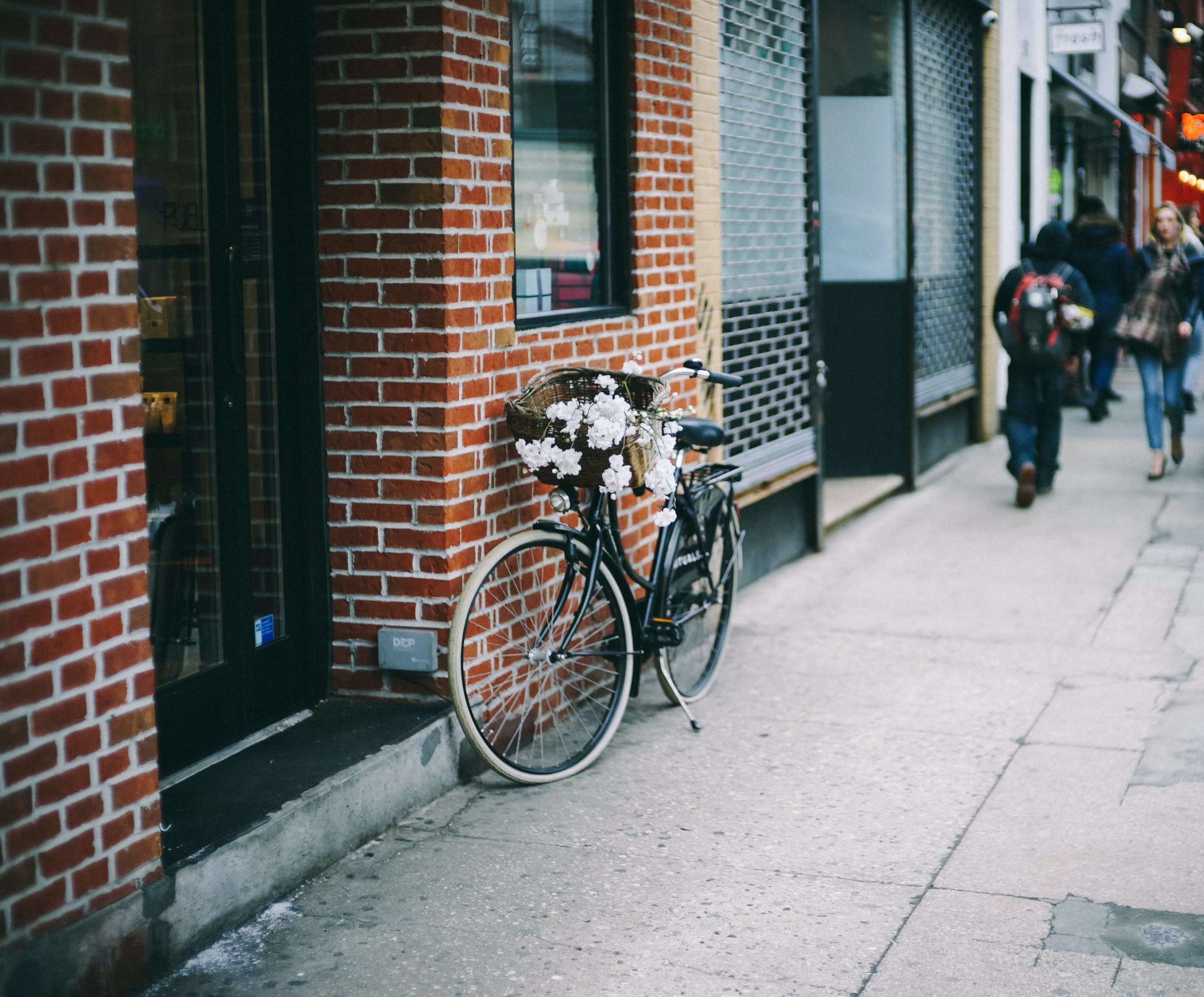 Wondering how much your home is worth? inception-app-prod/YmI4ZWFlZWEtNjUyZC00NjRhLTlkNTgtY2M2MGUyYzEwNzRi/content/2020/09/josh-wilburne-du1ch3knisw-unsplash.jpg