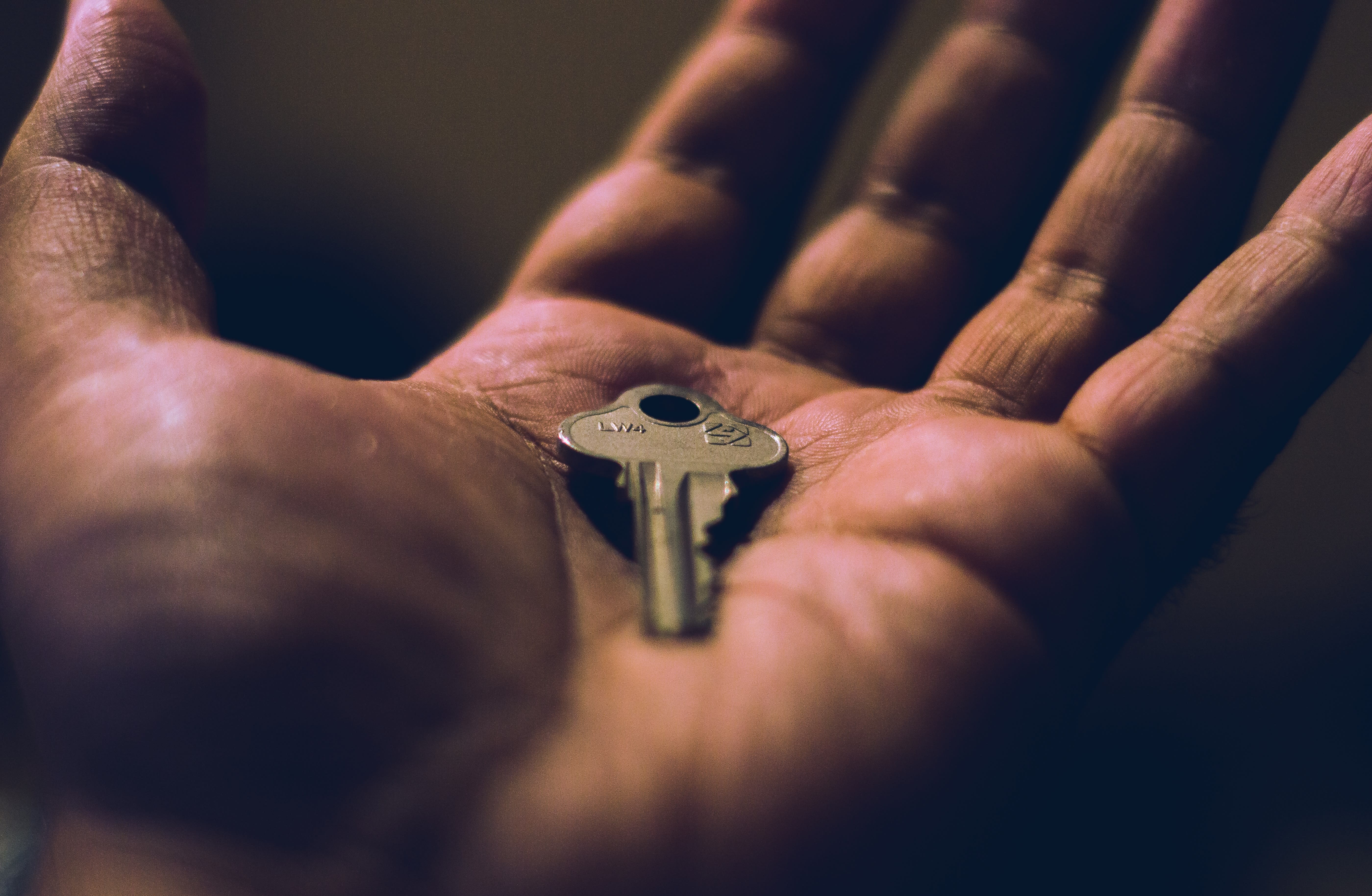 June is National Homeownership Month! inception-app-prod/YmIxYjdmNjgtOWRkNC00OGU4LTljMmQtMjRmYjg1NTVkYWQ2/content/2019/06/cmdr-shane-610506-unsplash.jpg