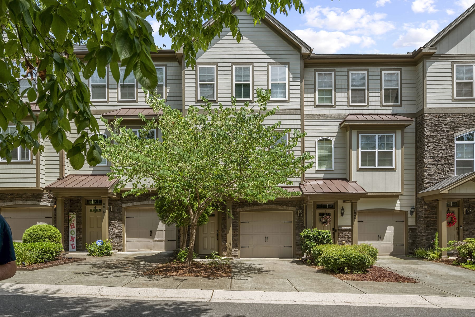 Just Listed - Raleigh inception-app-prod/YmMyZjRlNDctZjAxNi00YTdiLWIyMDMtM2M1NzU2M2I0NGFh/content/2022/07/573d32f8fc3bd83a5970b28811728b29505c22cd.jpg