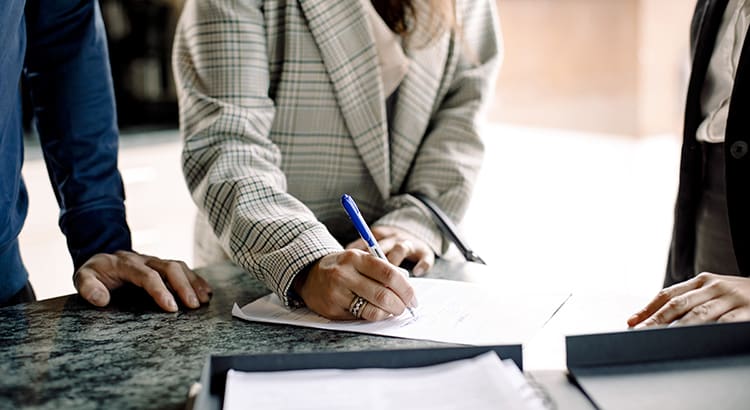 Buyers Are Regaining Some of Their Negotiation Power in Today’s Housing Market inception-app-prod/YmMyZjRlNDctZjAxNi00YTdiLWIyMDMtM2M1NzU2M2I0NGFh/content/2022/09/ac958896816322eb11dbc0e6c7a6407c04a7c4b4.jpg