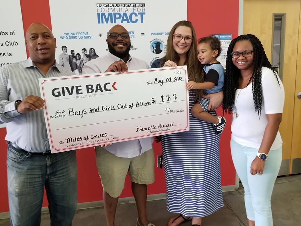 inception-app-prod/YmNiYjc4YjctMjU1OC00YWJhLThmOTYtZDA1N2ZmODcyMzkx/content/2018/11/Danielle Almond at Boys and Girls Club.jpg