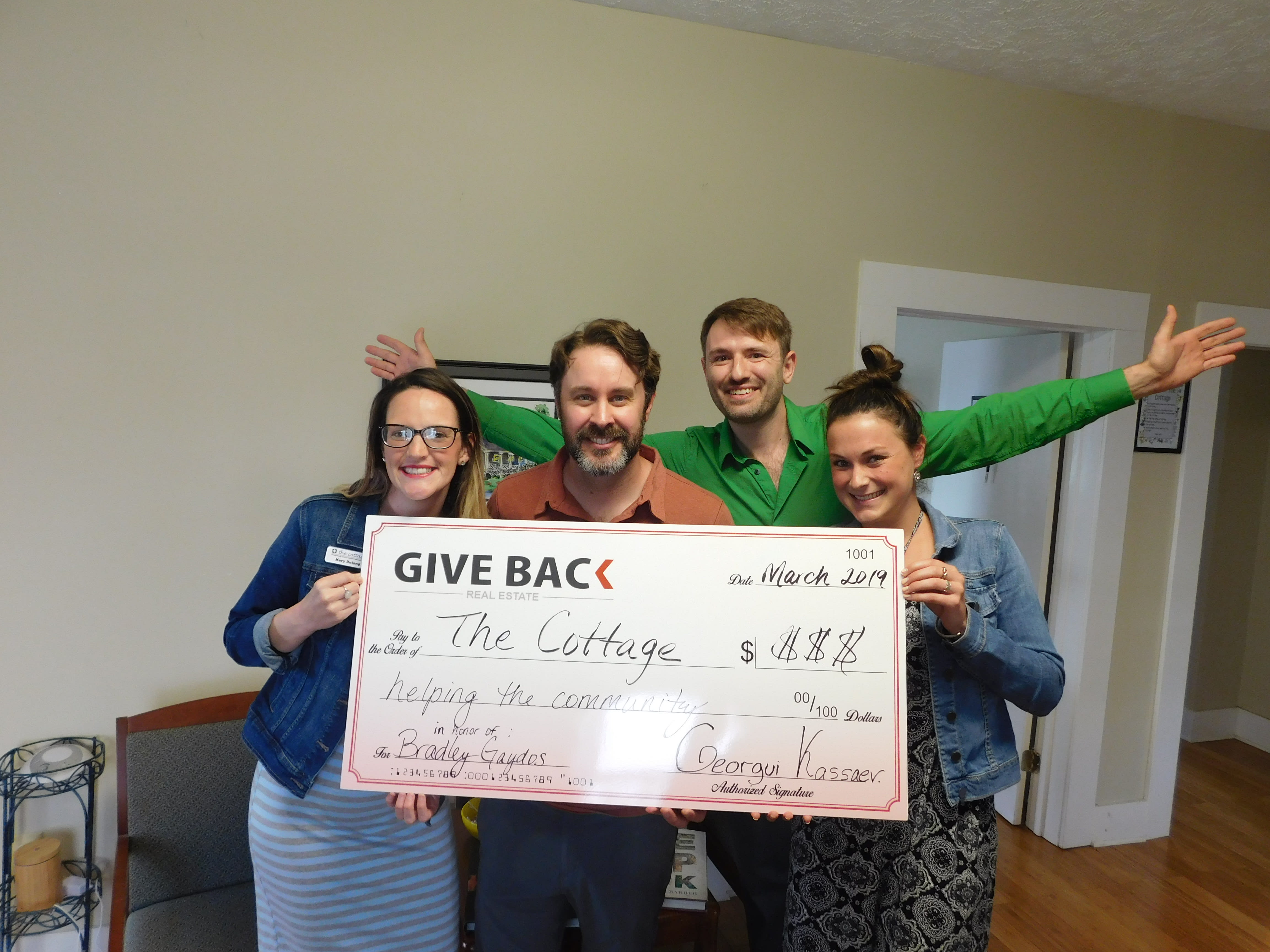 inception-app-prod/YmNiYjc4YjctMjU1OC00YWJhLThmOTYtZDA1N2ZmODcyMzkx/content/2019/04/Georgui at the Cottage.JPG