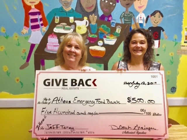 inception-app-prod/YmNiYjc4YjctMjU1OC00YWJhLThmOTYtZDA1N2ZmODcyMzkx/content/2019/07/Debbie Grainger Give Back Presentation.jpeg