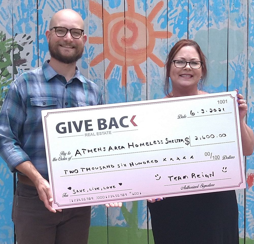 inception-app-prod/YmNiYjc4YjctMjU1OC00YWJhLThmOTYtZDA1N2ZmODcyMzkx/content/2021/06/06-03-21 Team Reign at AAEHS Smaller.png