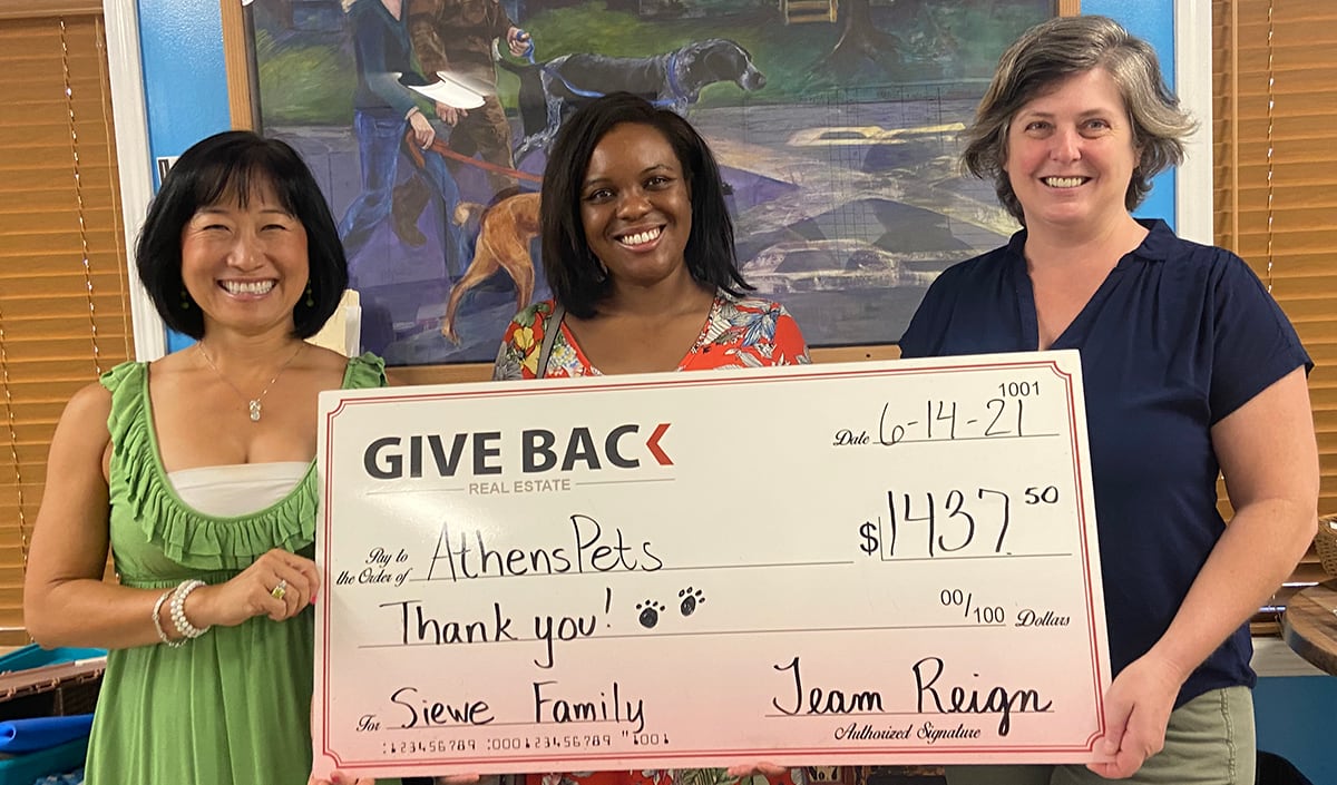 inception-app-prod/YmNiYjc4YjctMjU1OC00YWJhLThmOTYtZDA1N2ZmODcyMzkx/content/2021/06/Cheri at Athens Pets Smaller.png