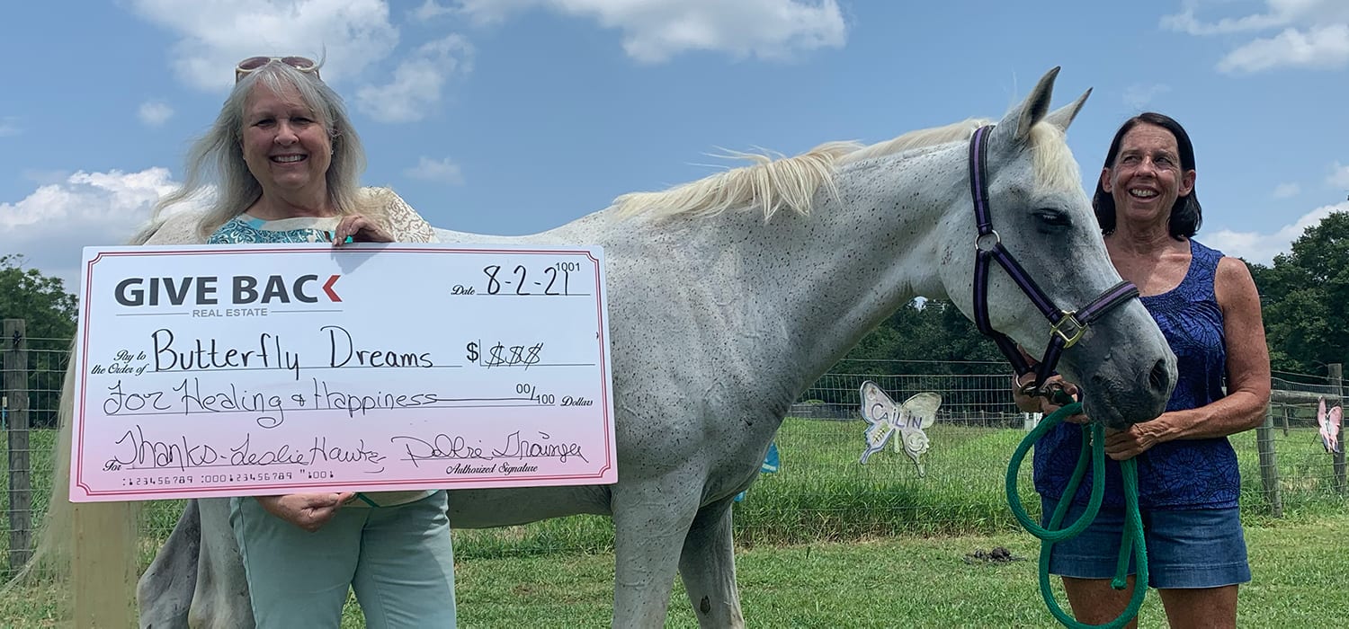 inception-app-prod/YmNiYjc4YjctMjU1OC00YWJhLThmOTYtZDA1N2ZmODcyMzkx/content/2021/08/08-12-21 Debbie at BDF Smaller.png