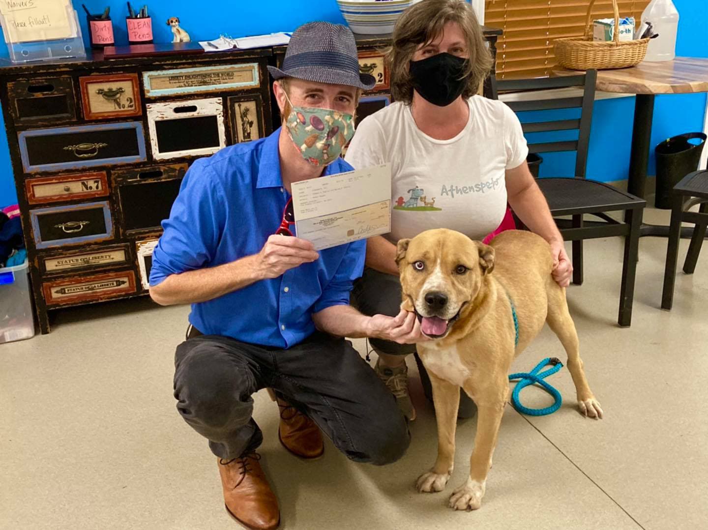 inception-app-prod/YmNiYjc4YjctMjU1OC00YWJhLThmOTYtZDA1N2ZmODcyMzkx/content/2021/09/Carey at Athenspets Smaller.png