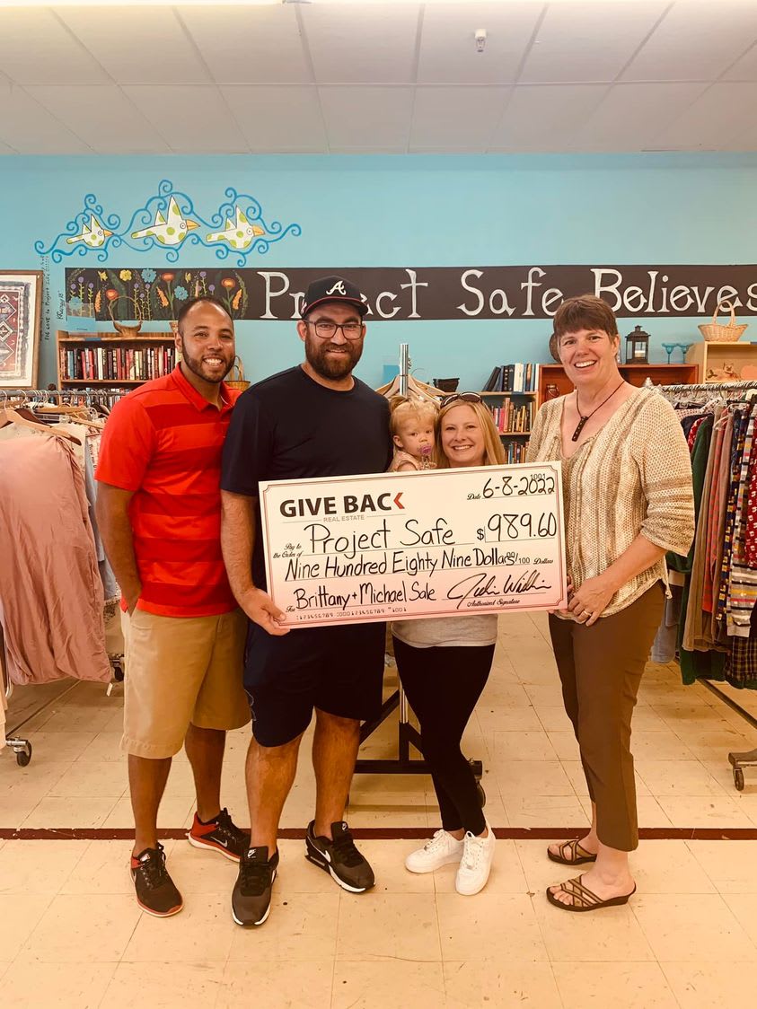 The Ripple Effect of Buying Local inception-app-prod/YmNiYjc4YjctMjU1OC00YWJhLThmOTYtZDA1N2ZmODcyMzkx/content/2022/07/8a6bc89097dfc5e64a224ed5c1617c5f9fff0bc8.jpg