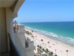 Why are home values higher in gay neighborhoods? inception-app-prod/YmQ5ODFjMDgtMGExOC00ZDRlLWI0NTYtYmZlNjEwN2FjNTMw%2Fmedia%2F2015%2F06%2FBeach Photo.jpg