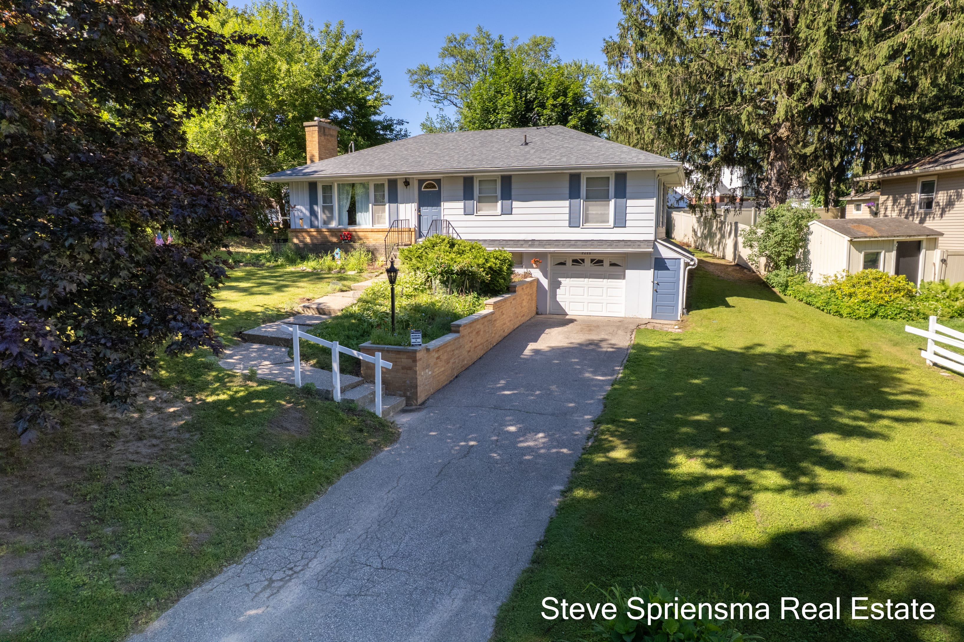 1355 Derby Dr NW, Grand Rapids, MI inception-app-prod/YmYwNDE4ZWUtY2YwOS00MTAzLTg3ZWMtOGI2NDNlMjk5N2Rh/content/2026/06/b5aa7c95f67e7468d4c3de1e7d3324b4a7a94370.jpg