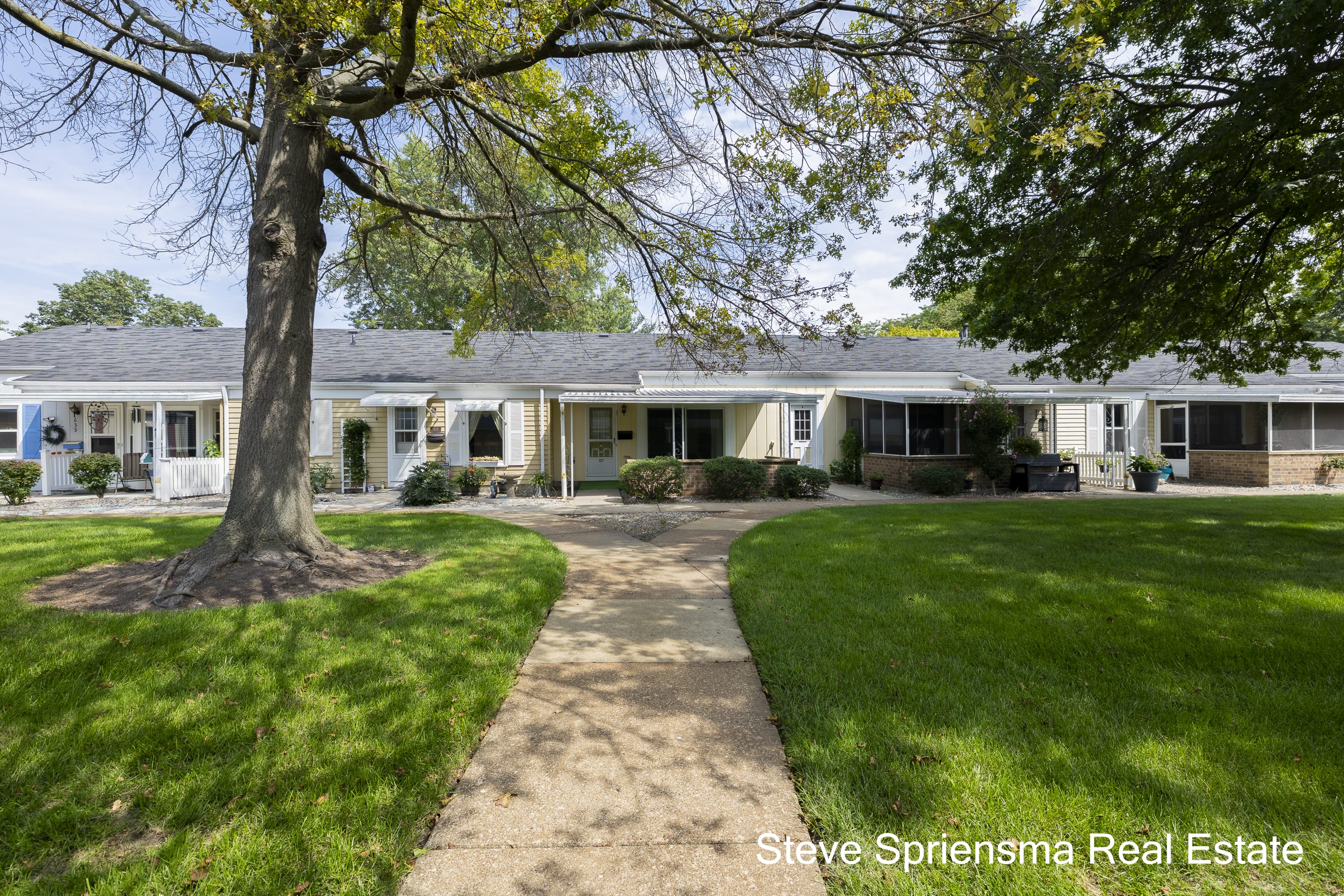 627 Carriage Lane, Jenison inception-app-prod/YmYwNDE4ZWUtY2YwOS00MTAzLTg3ZWMtOGI2NDNlMjk5N2Rh/content/2026/08/1c3c2eea70108f68a2606133f0db23db803204bf.jpg