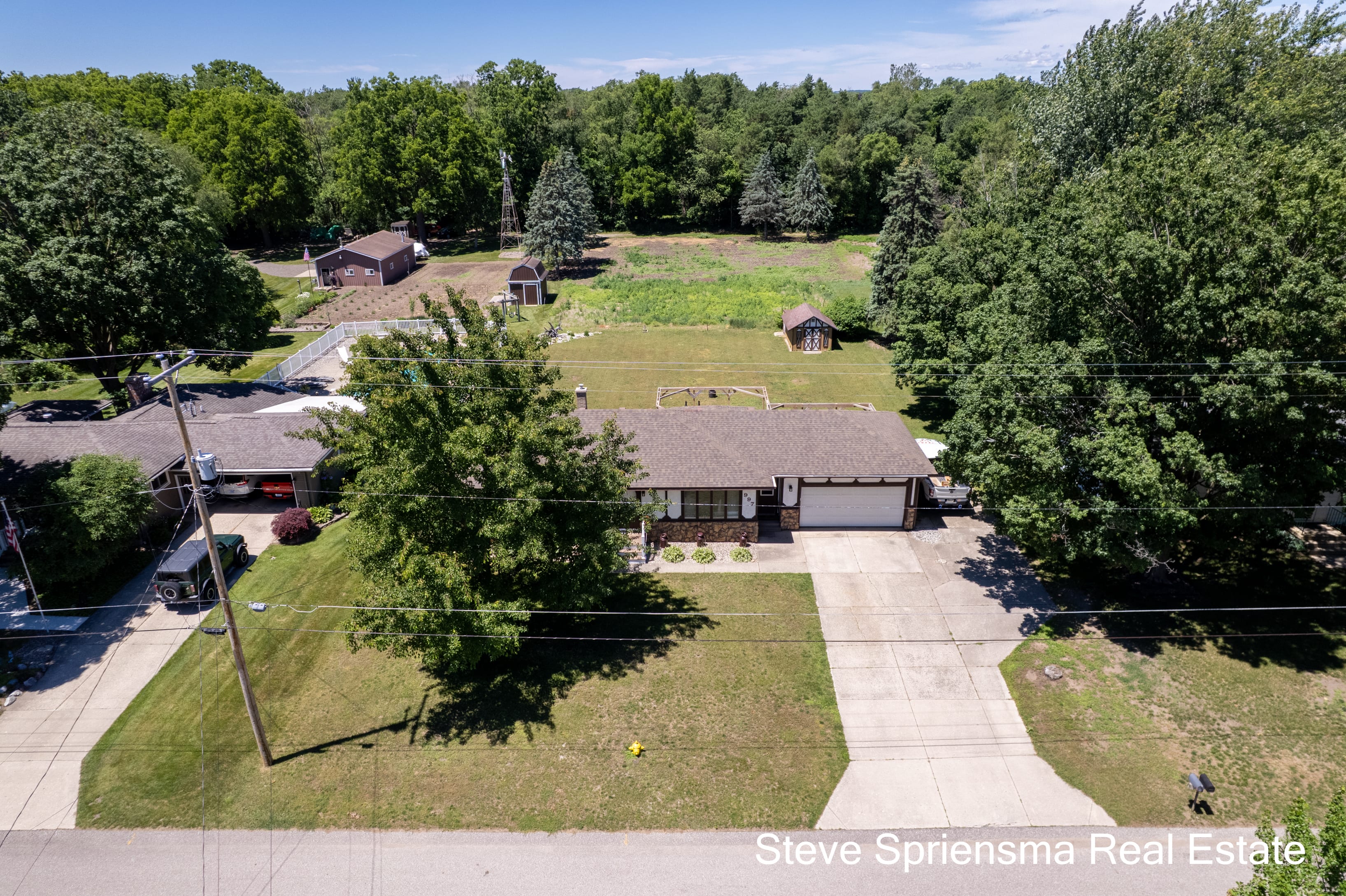 997 Cypress Drive, Jenison inception-app-prod/YmYwNDE4ZWUtY2YwOS00MTAzLTg3ZWMtOGI2NDNlMjk5N2Rh/content/2026/08/6daef06fec4dfdb76332c398e0ae843d066540fb.jpg