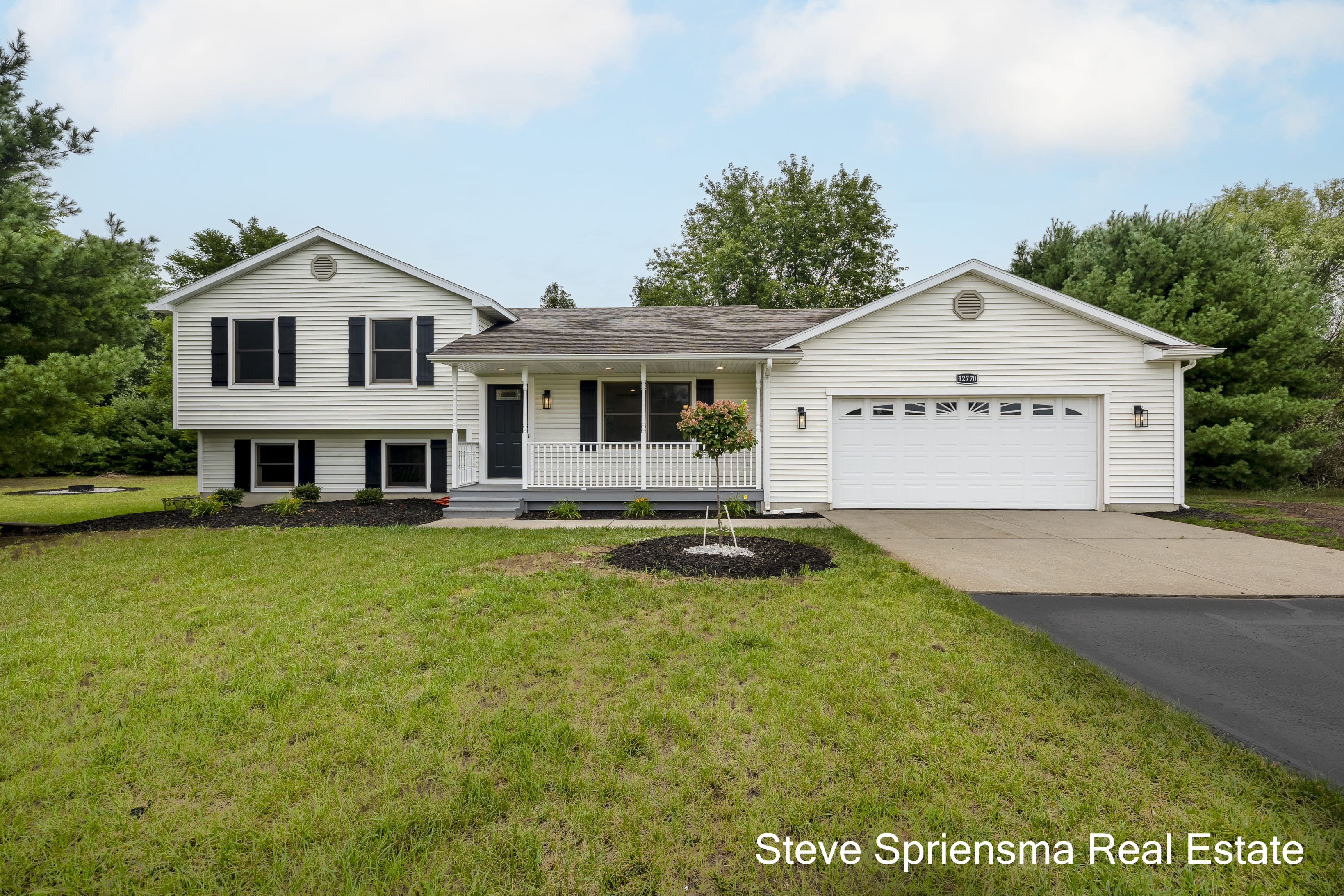 12770 Macclain Ct NE, Cedar Springs inception-app-prod/YmYwNDE4ZWUtY2YwOS00MTAzLTg3ZWMtOGI2NDNlMjk5N2Rh/content/2026/08/dbb17413aa4ed19c9680cfcfdaefdc59e1f45b34.jpg