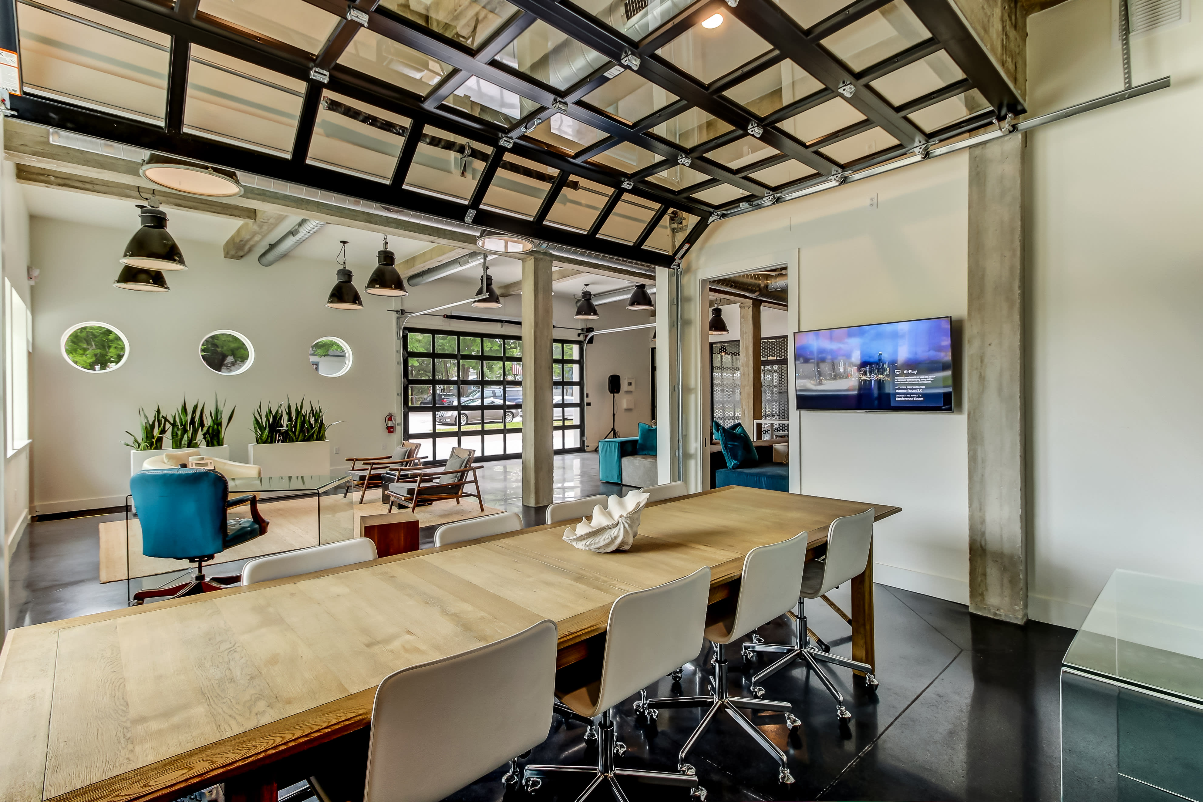 inception-app-prod/YzAzYjdmMWUtZmJmYy00YmE5LThjMmUtMDRmMmY1ZGRiYWFi/content/2019/12/43summer-house-after-hi-res.jpg