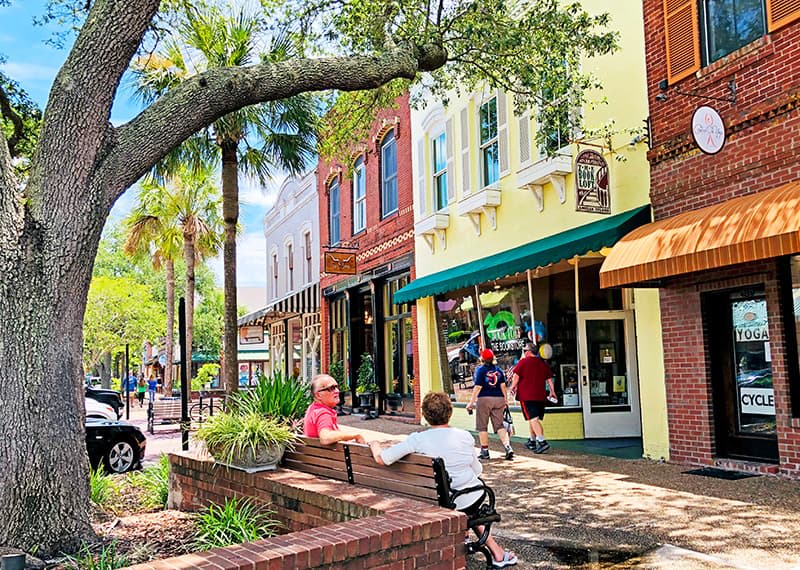 Living Downtown Fernandina Beach, Florida | Historic District & Island Lifestyle Guide inception-app-prod/YzAzYjdmMWUtZmJmYy00YmE5LThjMmUtMDRmMmY1ZGRiYWFi/content/2026/07/beb1ede4eacc0ce07e92161c956aca97e0c3fe1e.jpg