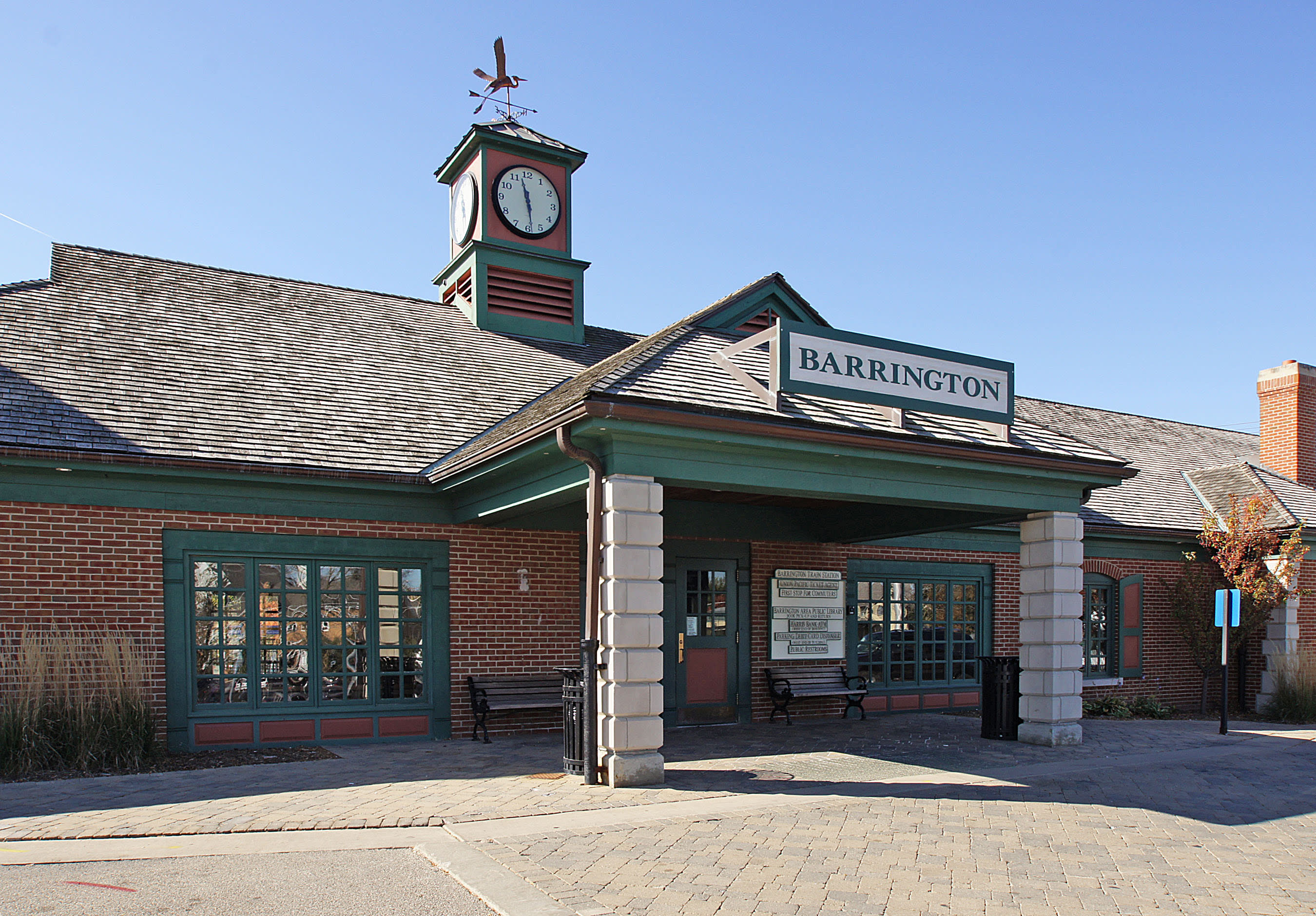 inception-app-prod/YzE2NGQyMDctOTMzOC00NjZhLTkzYjAtY2Q3OWQyZGNhNTNh/content/2018/11/Barrington TrainStation.jpg