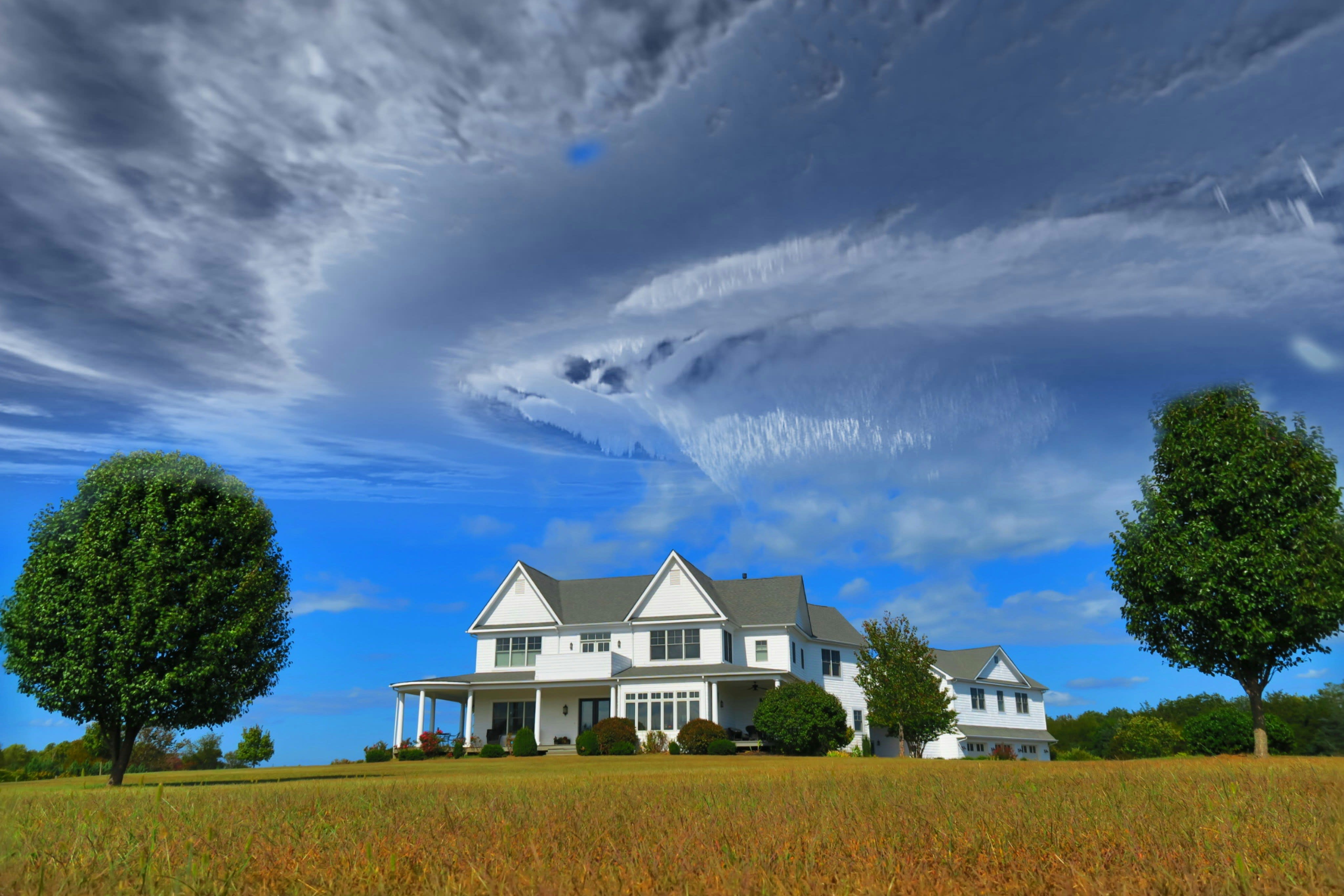 13 Smart Curb Appeal Ideas inception-app-prod/YzM2ODQzYTMtMGY5MC00YzdjLWEyYjAtYjdjZjQwZDUxNGM4/content/2024/02/89d098497888f986ffcae61667599e54cb30662d.jpg
