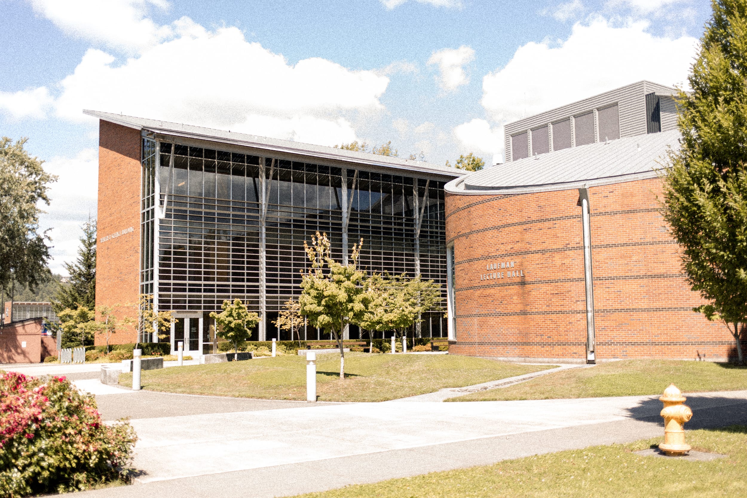 College Life inception-app-prod/YzRhNTY4NjctODBjNS00OGIzLWIyY2EtZWJkNmM2NmUzNzMz/content/2023/07/8005bcad8ddfb5481c16c58119e565b3eb940835.jpg