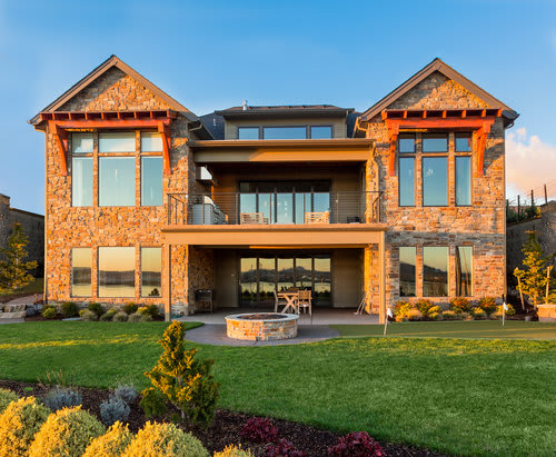 inception-app-prod/YzdmZjc5NmUtMTUwNS00NmEyLWE5YzMtZDdjNDZjYjhjZmM0/content/2017/11/Symmetrical house.jpg