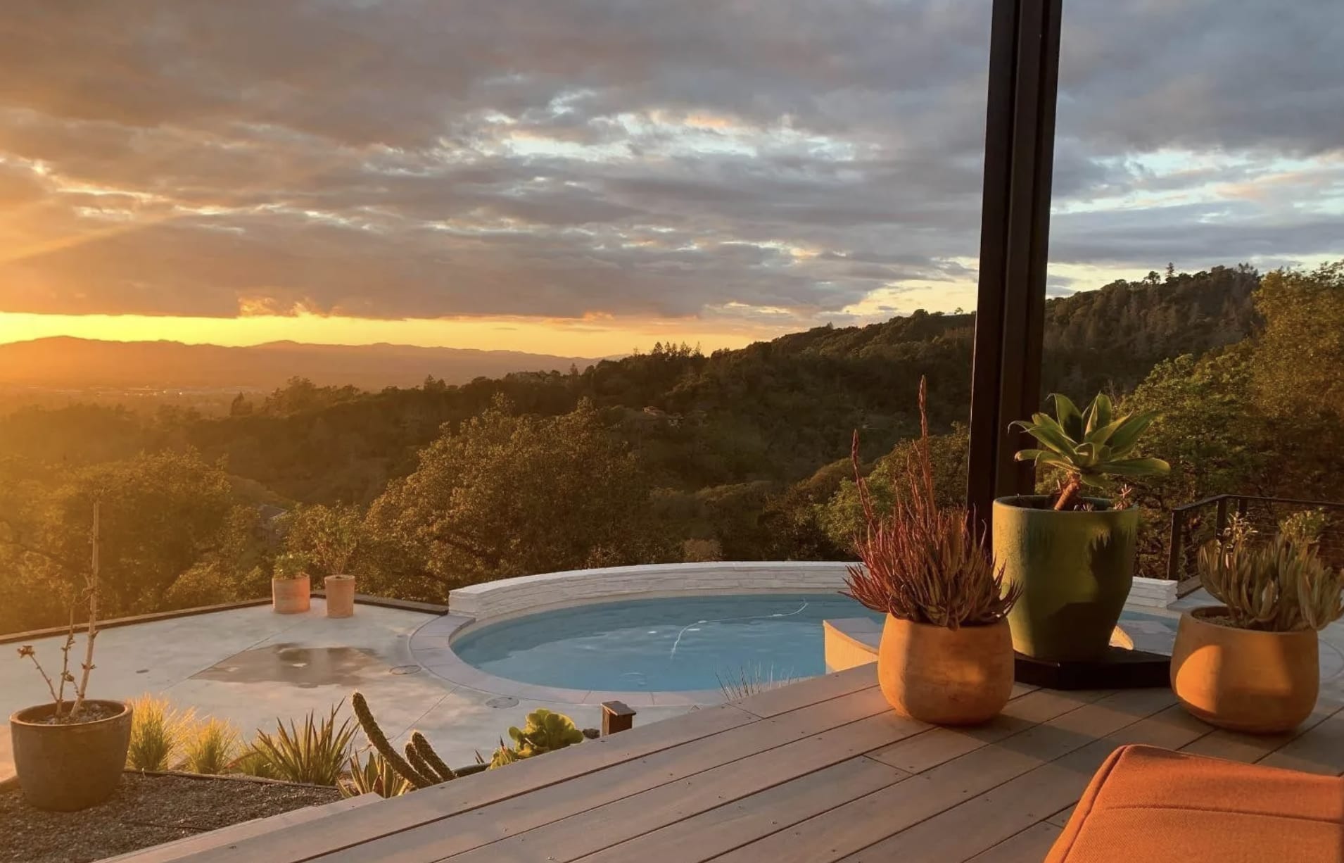 Seven Vacation Rentals Our Clients Set Up That We Love inception-app-prod/ZDFmOWMzYTktNzU4Zi00YTIzLTk3MjYtYThkN2JkMGVlYzA3/content/2024/01/13fa91bcb8038d50c2392c1320e45b3303e4b43a.png