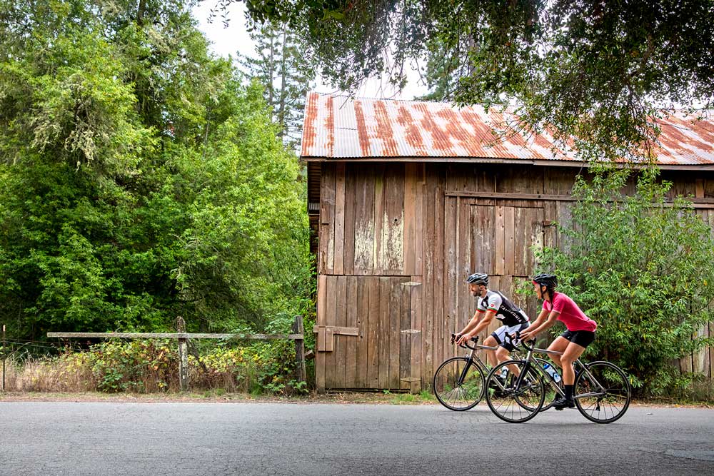 Getting Around Healdsburg, CA: Transportation and Commuting Guide inception-app-prod/ZDFmOWMzYTktNzU4Zi00YTIzLTk3MjYtYThkN2JkMGVlYzA3/content/2026/10/6835c6fb89d418714c82251d93212cea819171fb.jpg