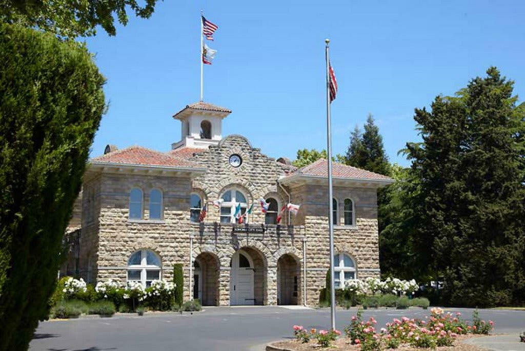 Buying a Home in Sonoma County: Healdsburg vs Santa Rosa inception-app-prod/ZDFmOWMzYTktNzU4Zi00YTIzLTk3MjYtYThkN2JkMGVlYzA3/content/2026/10/691c56a25a76cd422e259a55d415854edd9d1b4c.jpg