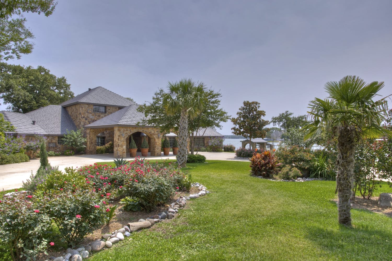 inception-app-prod/ZDI1YjFmYzUtNmM5Ny00YWY3LWFkMjItZGMzZWQzMDIzZDVi/content/2016/04/Front Left.jpg