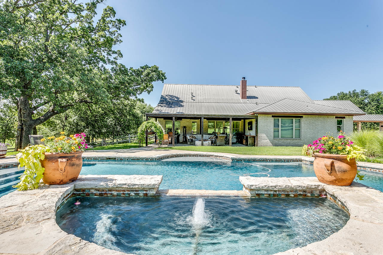 inception-app-prod/ZDI1YjFmYzUtNmM5Ny00YWY3LWFkMjItZGMzZWQzMDIzZDVi/content/2016/09/4225 Annetta Exterior %2819 of 26%29.jpg