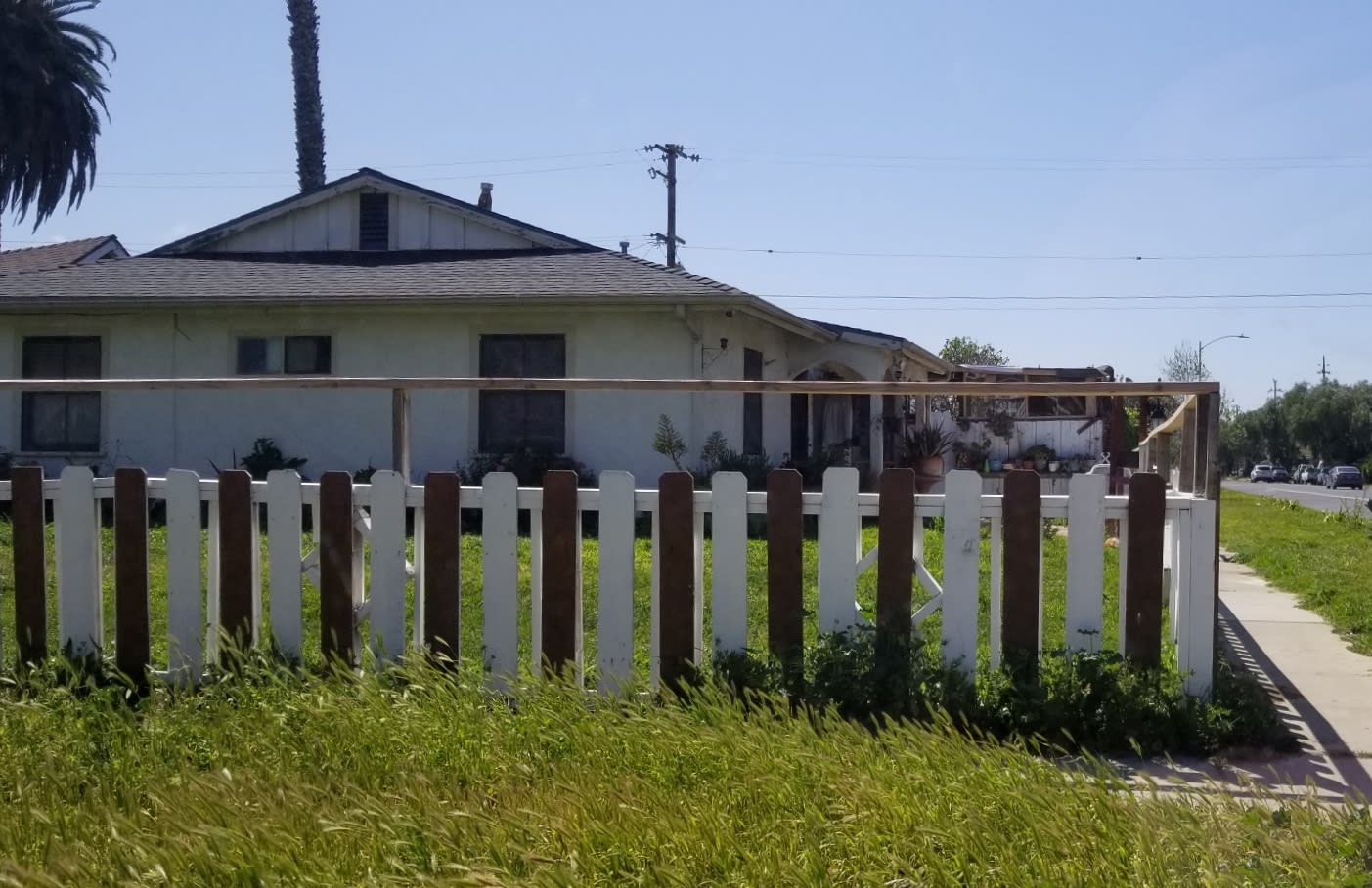 inception-app-prod/ZDI2NmFkNGQtMzNiNi00NTM3LTk5NjAtM2E0OWM3MWVjYmU4/content/2018/05/1018 E College Ave 1.jpg