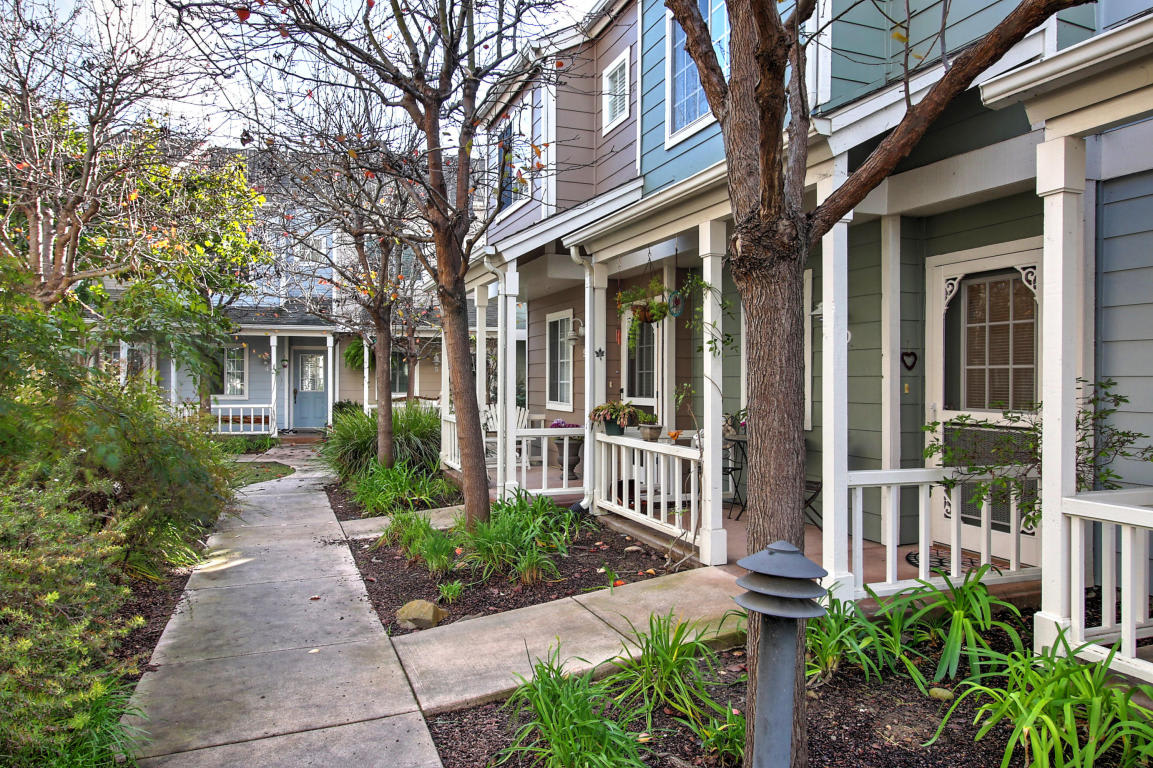 inception-app-prod/ZDI2NmFkNGQtMzNiNi00NTM3LTk5NjAtM2E0OWM3MWVjYmU4/content/2018/07/4692 Carpinteria Front Area.jpg