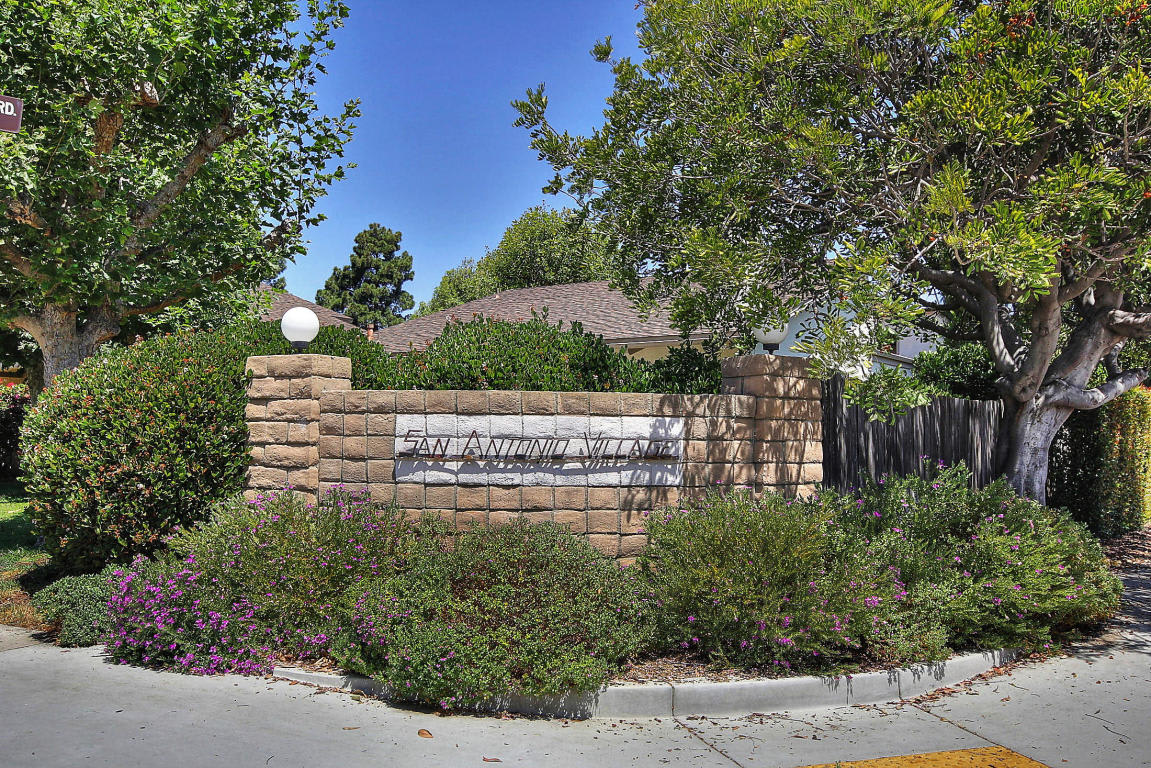 Sold! 41 N San Marcos B inception-app-prod/ZDI2NmFkNGQtMzNiNi00NTM3LTk5NjAtM2E0OWM3MWVjYmU4/content/2018/10/41 N San Marcos B Sign.jpg