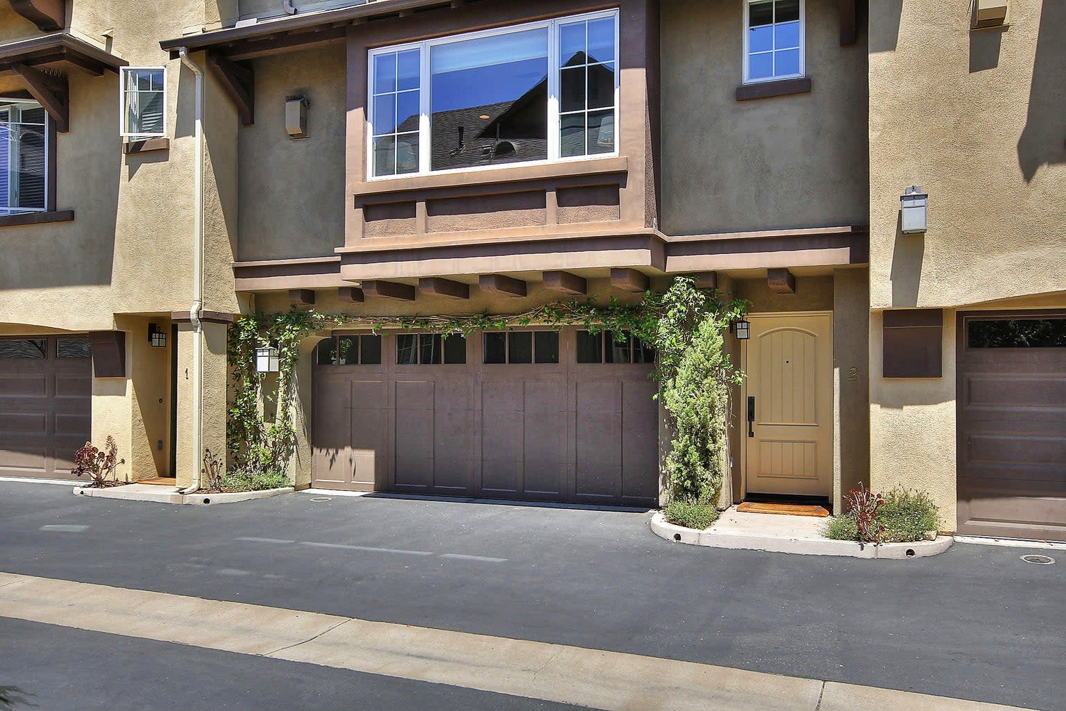 Lease! 345 Kellogg Way #2 inception-app-prod/ZDI2NmFkNGQtMzNiNi00NTM3LTk5NjAtM2E0OWM3MWVjYmU4/content/2025/01/7a148a0266b12453952f569c597f089a50acac4e.jpg