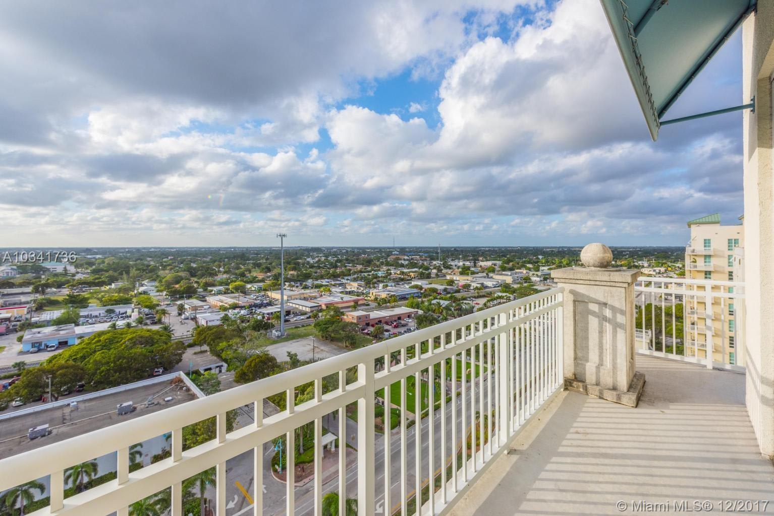 inception-app-prod/ZDI3ZDE3MjktNDM4Zi00YWViLTljMDMtNjlkYmUwZDRmZDE2/content/2017/12/ph04 balcony-2.jpg