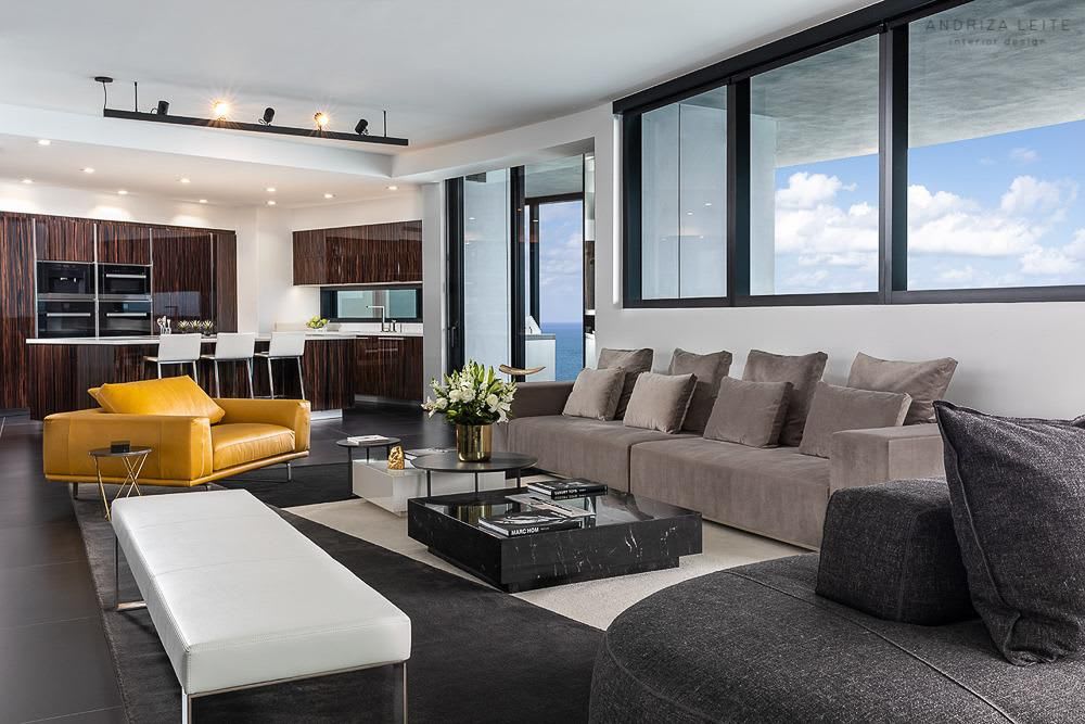 Andriza Leite presents the Porsche haus at Porsche Design Tower Miami. inception-app-prod/ZDI3ZDE3MjktNDM4Zi00YWViLTljMDMtNjlkYmUwZDRmZDE2/content/2022/09/f3163d804e2bf2501a03dd54001f71046ff428eb.jpeg