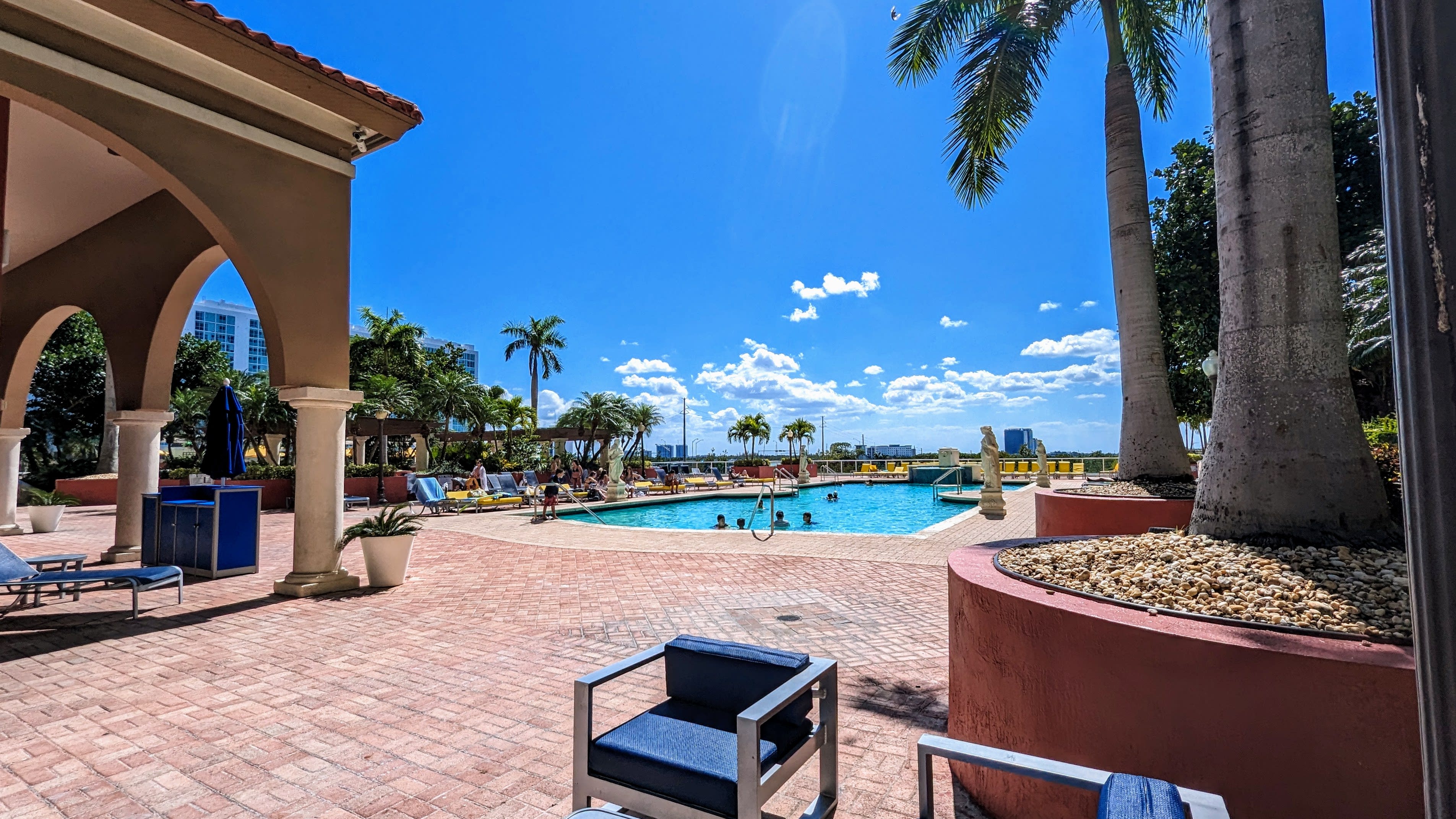 Sunny Isles Beach FOR RENT (786) 505 4007 inception-app-prod/ZDI3ZDE3MjktNDM4Zi00YWViLTljMDMtNjlkYmUwZDRmZDE2/content/2024/04/66ee8bc666215d8009ebb8d139ac528ddaaa48b2.jpg