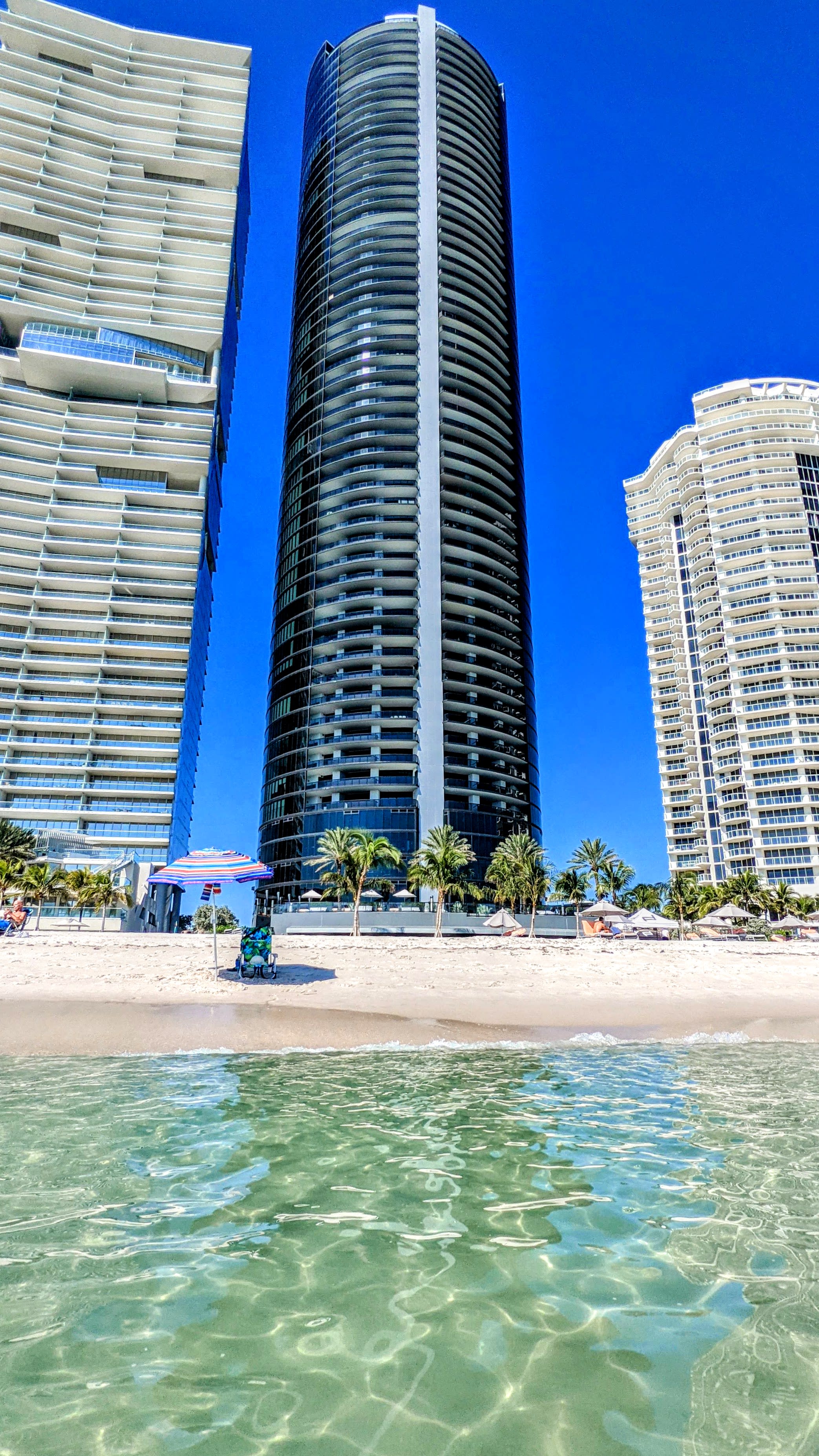 For the first time, skyvilla 1905 at Porsche Design Tower Miami on the market. inception-app-prod/ZDI3ZDE3MjktNDM4Zi00YWViLTljMDMtNjlkYmUwZDRmZDE2/content/2025/05/91c92b128d0f0354e62904fff00610c92ee7ce14.jpg