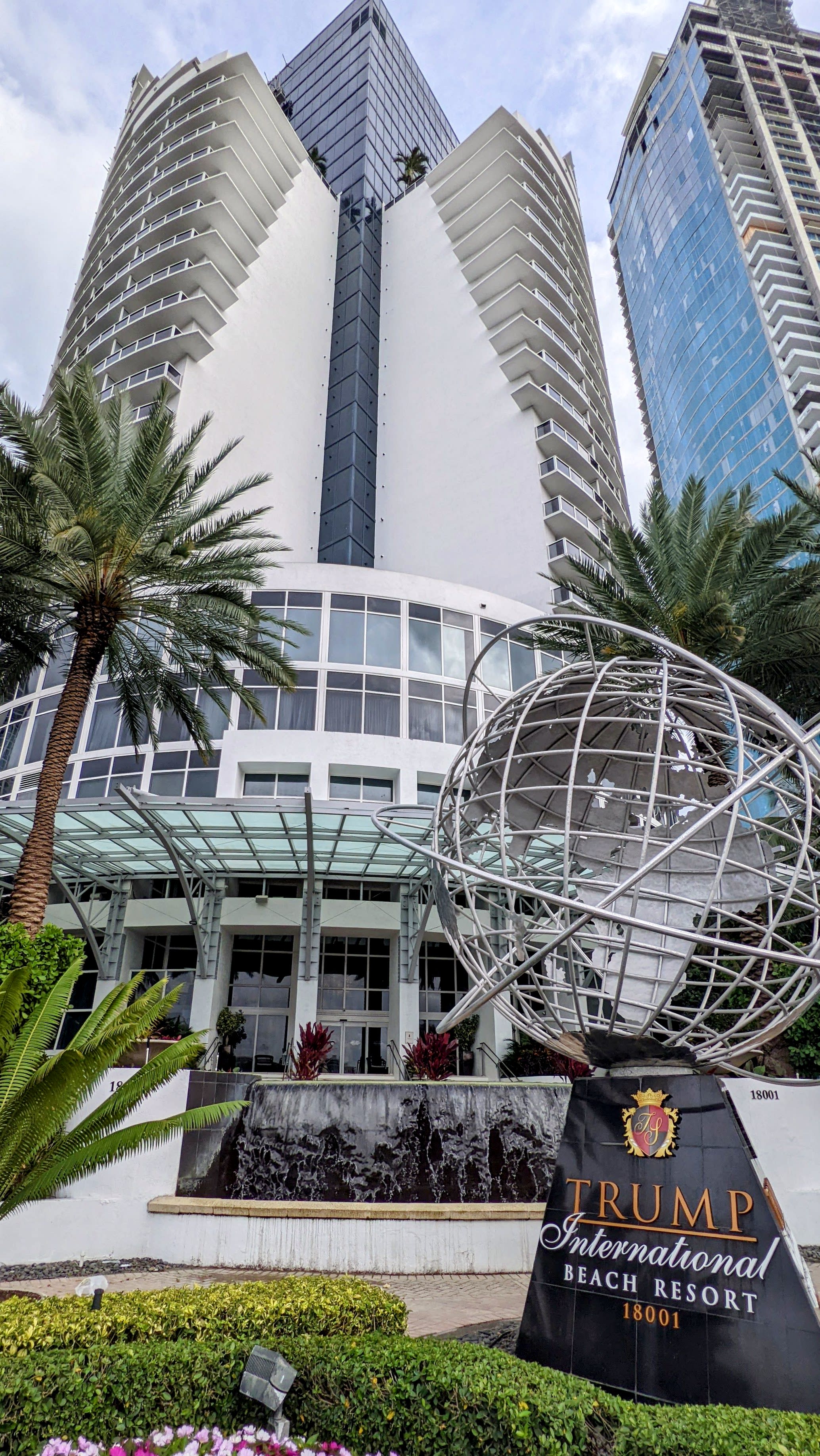 Trump International Beach Resort. 18001 Collins Ave. Fernando Pettineroli, LLC. Listing agent. inception-app-prod/ZDI3ZDE3MjktNDM4Zi00YWViLTljMDMtNjlkYmUwZDRmZDE2/content/2026/08/d4ddf19bf74c7330eb1f492f6a734ad3df2b55e1.jpg