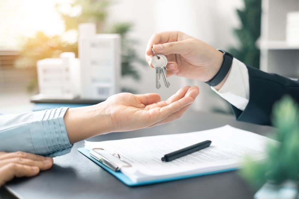 How to Think About Timing a Luxury Home Purchase for Long-Term Value inception-app-prod/ZDIxYjMwYWEtZThmNC00NDJhLThiY2YtNjg3Y2YwMjk5M2M0/content/2026/10/1aa0f80ce21121df791badf847095d044499a8a9.jpg