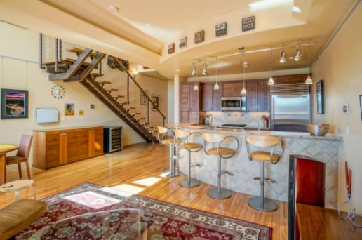 inception-app-prod/ZDYwZDBlNTktYzVlMi00OWVhLTgyNmQtMWI5YjlmM2NmNjdm/content/2017/07/Screen Shot 2017-07-06 at 3.48.00 PM-2.png