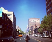 RELOCATING TO THE BIG CITY inception-app-prod/ZDlkMmIwM2ItNGVkMy00MzUzLTg0MzYtZmYxZWMxNWE5OTk3/content/2019/12/27.jpg