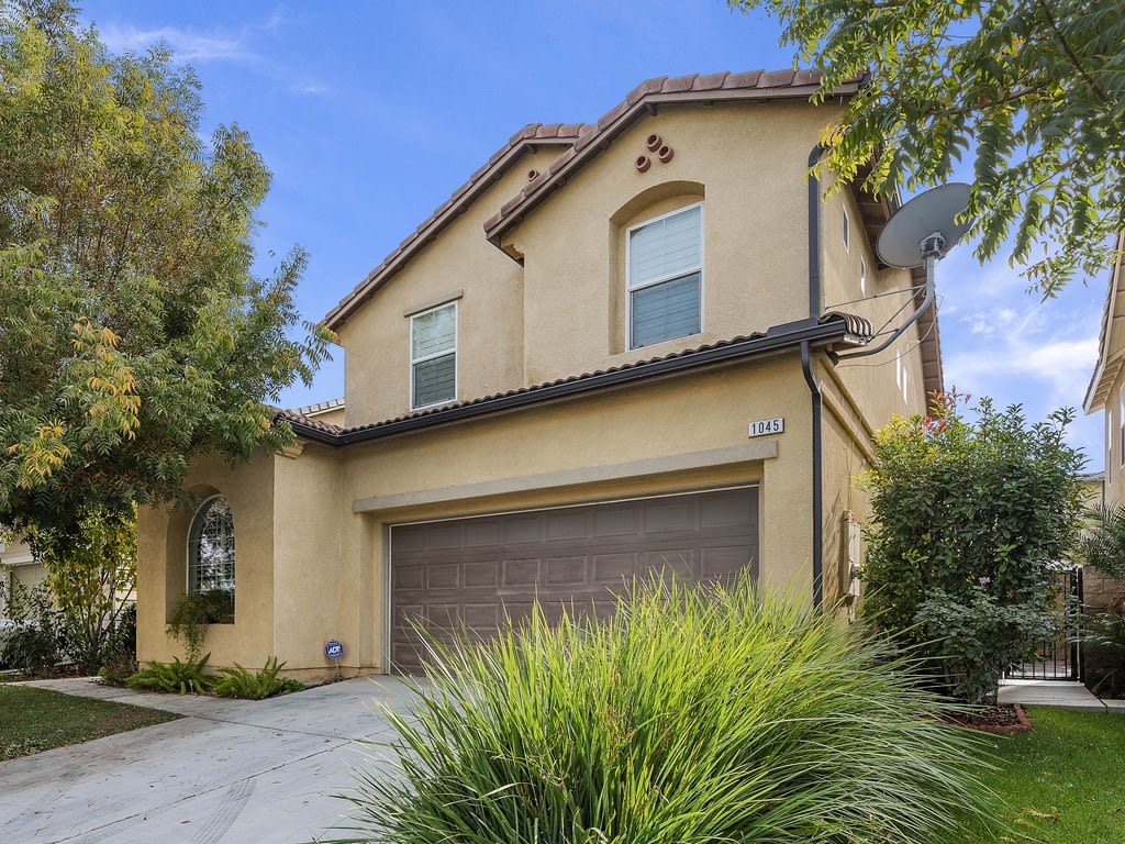 1045 Bolton Corona, Ca. 92880 inception-app-prod/ZDlkMmIwM2ItNGVkMy00MzUzLTg0MzYtZmYxZWMxNWE5OTk3/content/2020/01/002front.jpg