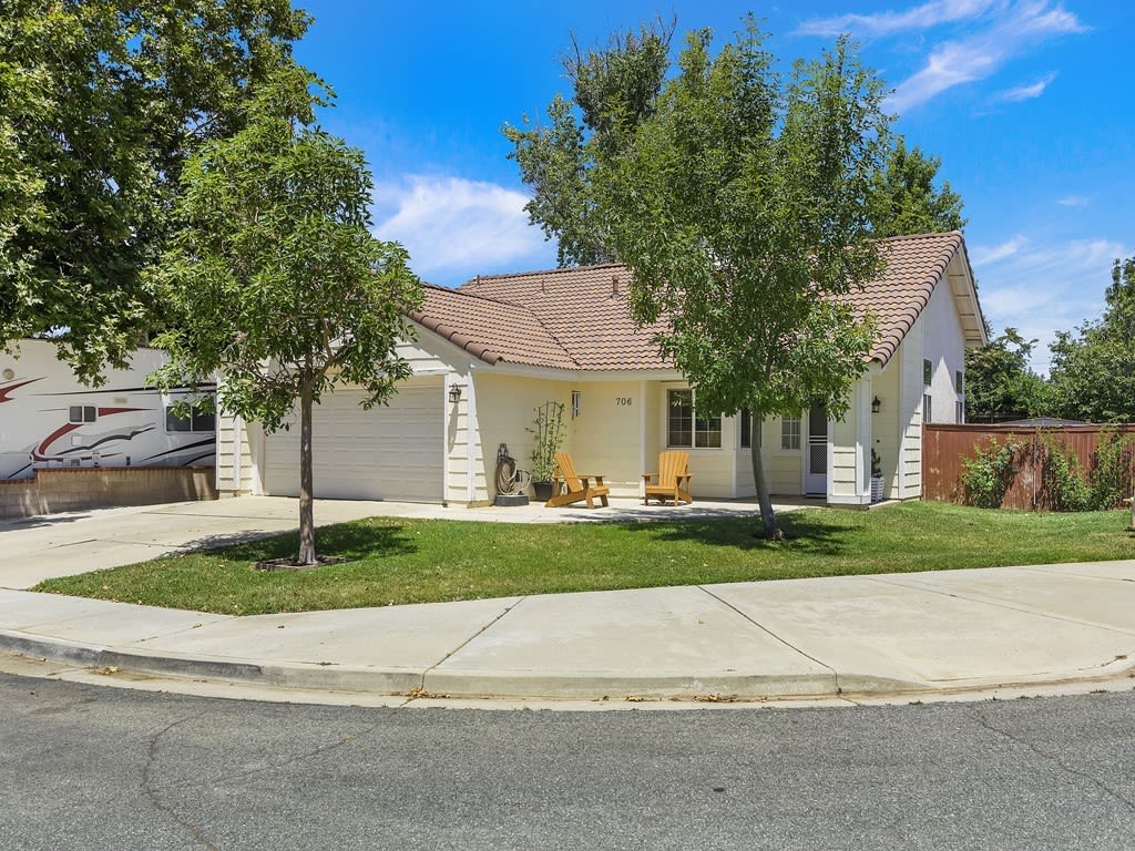 706 Emily Lane Beaumont Ca 92223 inception-app-prod/ZDlkMmIwM2ItNGVkMy00MzUzLTg0MzYtZmYxZWMxNWE5OTk3/content/2020/08/001706-emily-ln.jpg