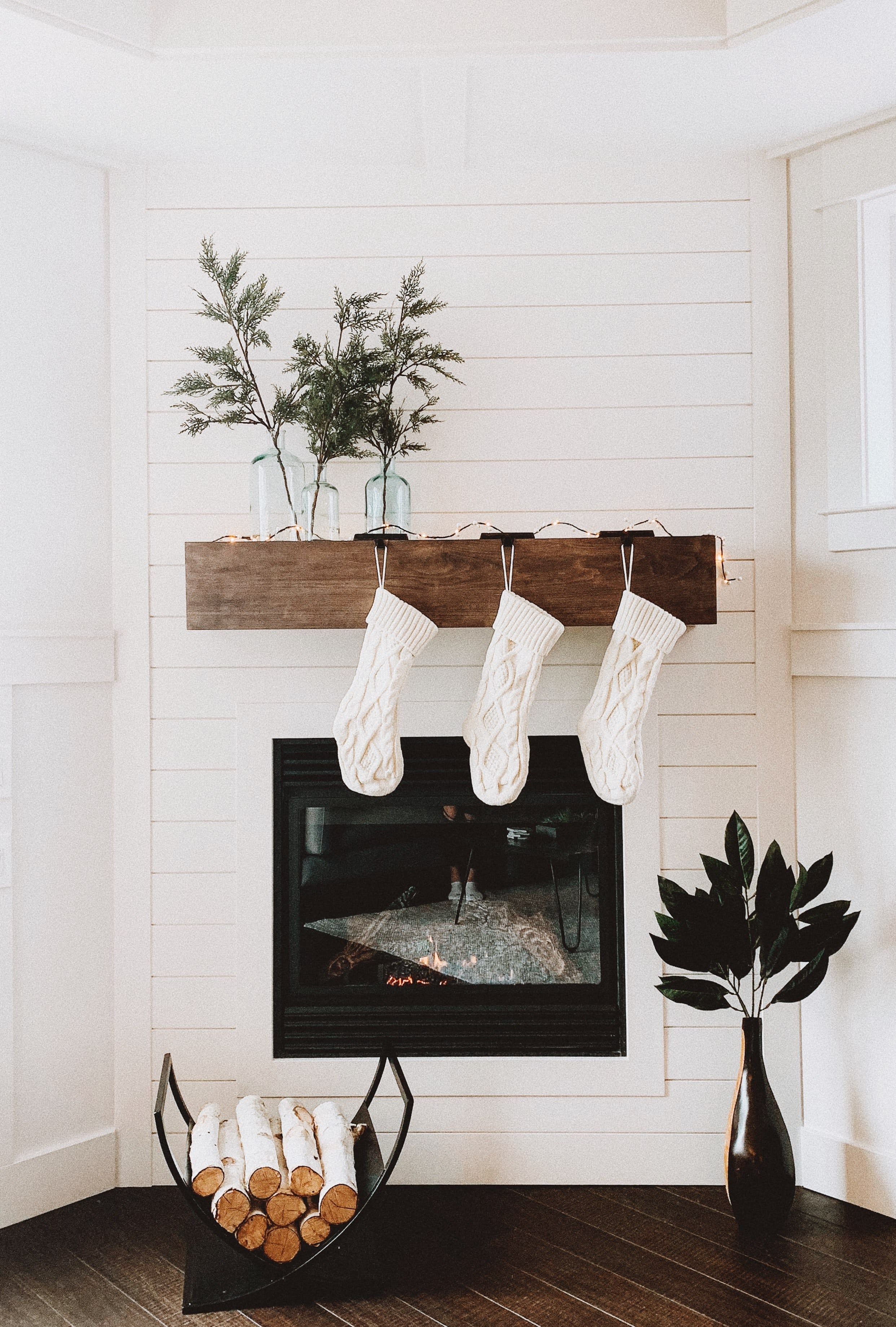 Sell Your House Before The Holidays inception-app-prod/ZGE5YjYwYzUtYjIyNC00OTdkLWI4NDUtMjIzM2Y5MjMyMzI4/content/2022/11/dc66f93da18548d5448e387513e2138282c45f1a.jpg