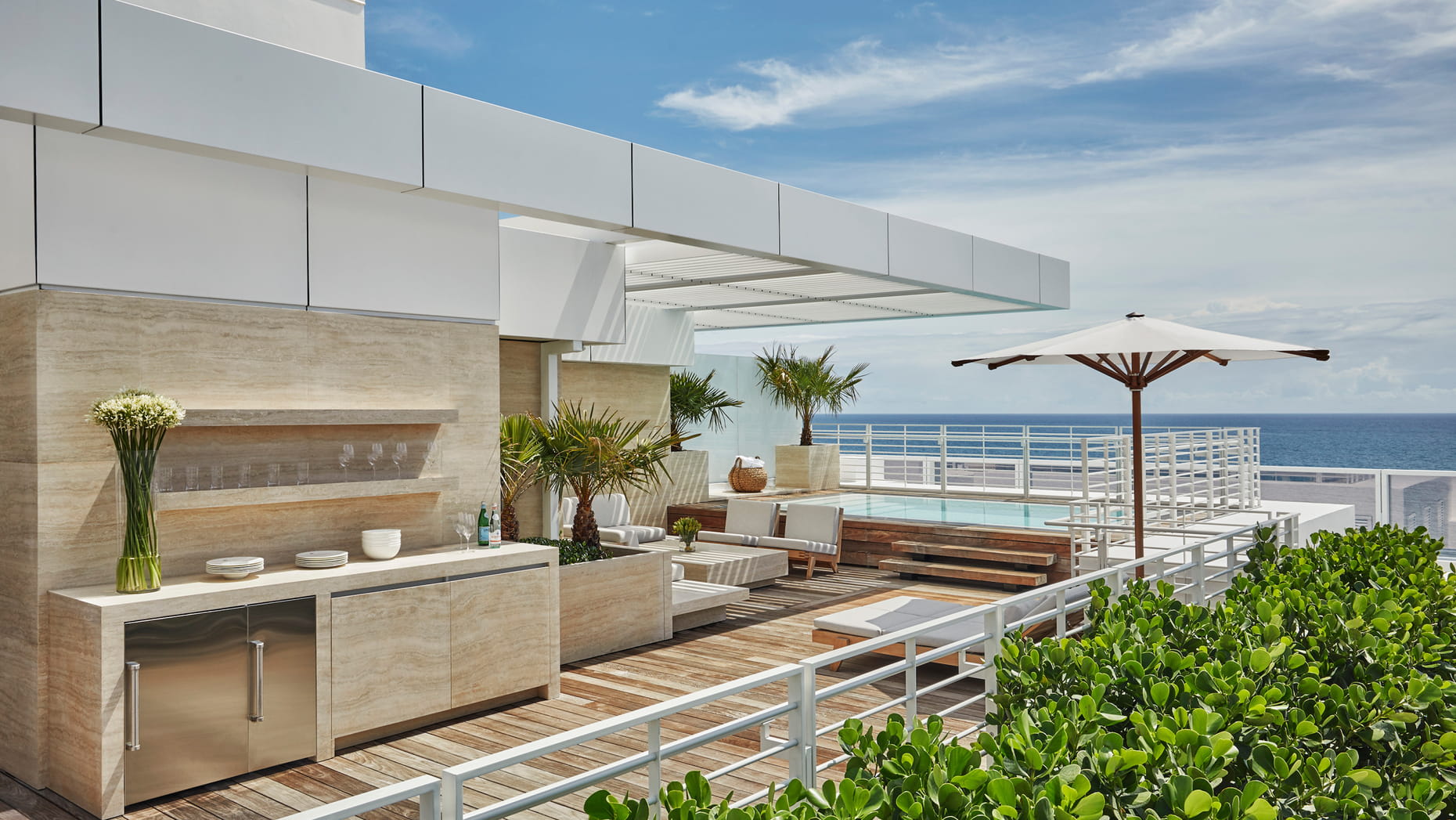 Four Seasons Surf Club South Tower inception-app-prod/ZGEzM2UxZjAtZTZmYS00MWQwLWJiZDgtZDg4ZGE3YjY1NWNm/content/2025/12/29d22b5e66a3ebb27421d0d4ed3ad446e0222372.jpg