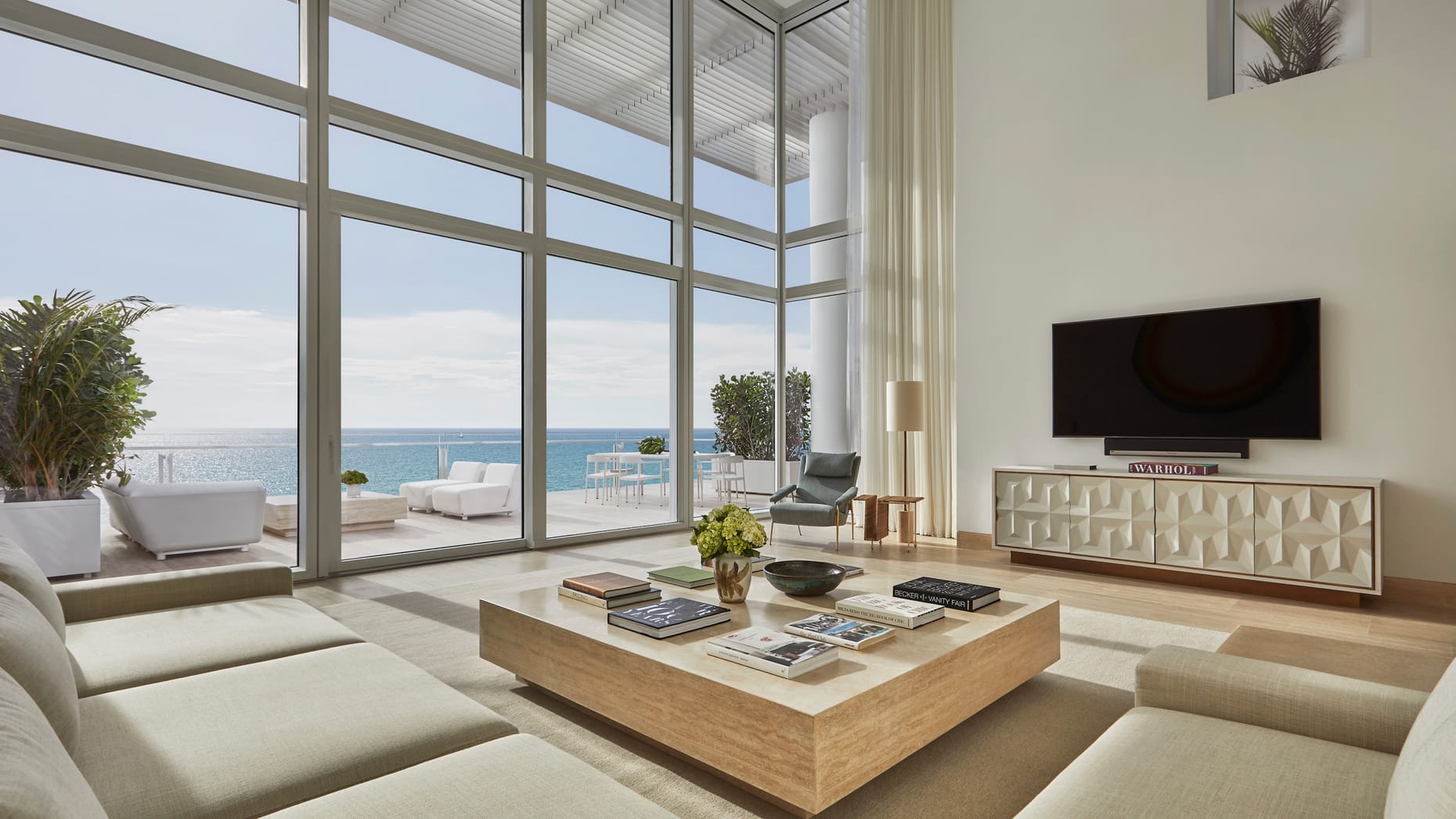Four Seasons Surf Club South Tower inception-app-prod/ZGEzM2UxZjAtZTZmYS00MWQwLWJiZDgtZDg4ZGE3YjY1NWNm/content/2025/12/698e1f28344aa425c98e3271d2db2419eb9480c7.jpg