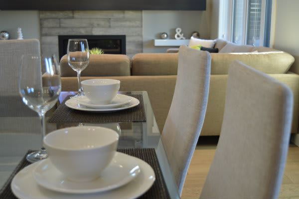 inception-app-prod/ZGM1NDRlZDktYWVjYy00MzE4LWJhNmQtYmNlMzM0MDRiODZk/content/2018/03/pexels-photo-276678 PLYMOUTH .jpg