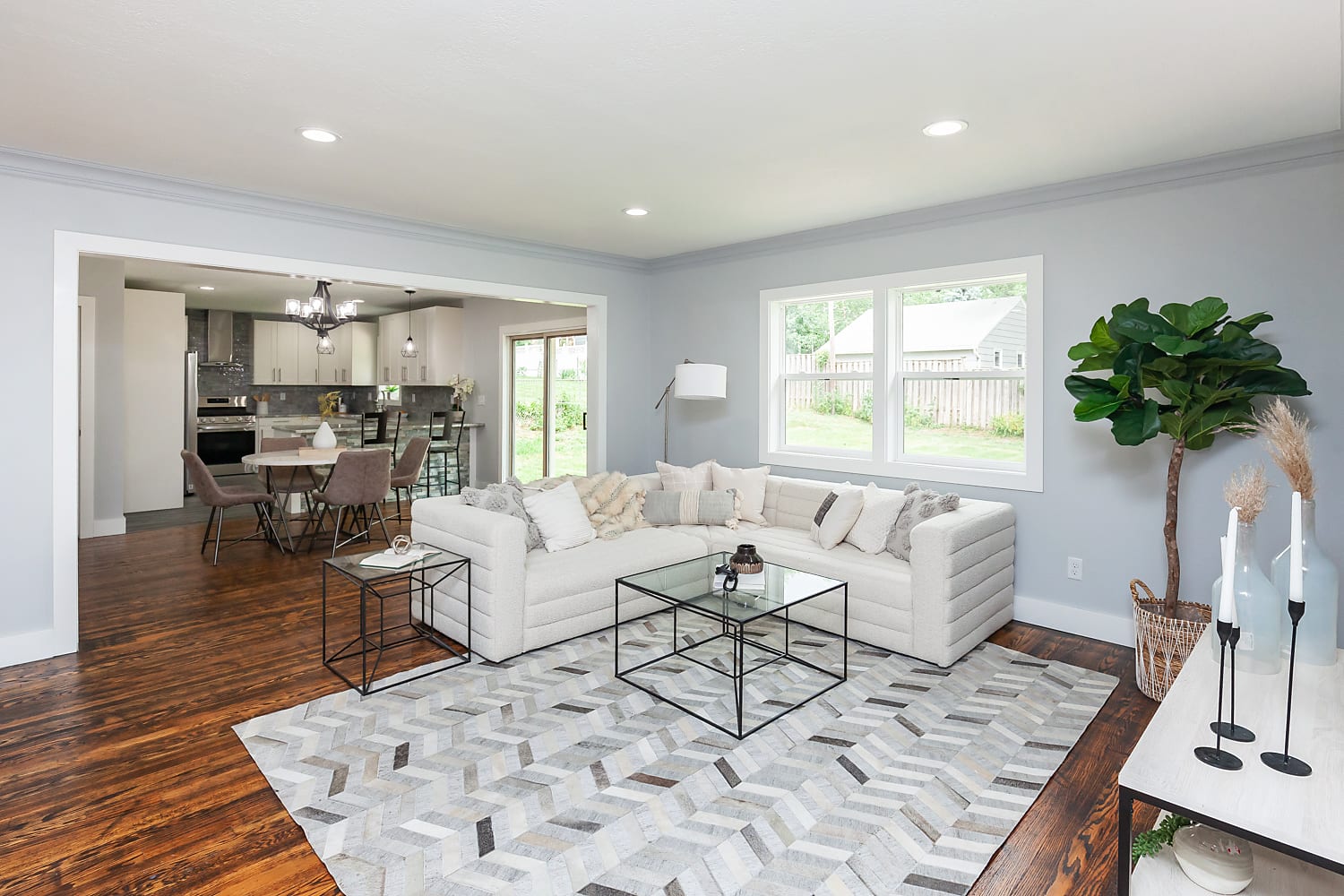 SOLD in Des Moines! Remodeled Ranch with Almost 2,000 sq ft of Finish! inception-app-prod/ZGM3MjVjZTgtM2M4OC00YzRiLWE2MTgtYTk0MDhmMTdjMzli/content/2021/07/5.jpg