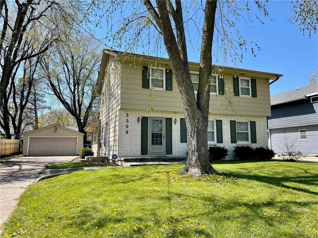 SOLD in Des Moines! Charming 4 Bedroom! inception-app-prod/ZGM3MjVjZTgtM2M4OC00YzRiLWE2MTgtYTk0MDhmMTdjMzli/content/2022/01/b5c38b0c2dee2821faf22690523fbee00d8591b9.jpg