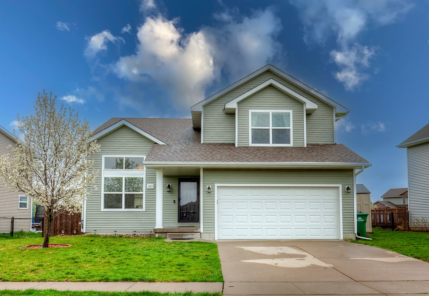 SOLD in Ankeny! Open Two Story with Finished Basement! inception-app-prod/ZGM3MjVjZTgtM2M4OC00YzRiLWE2MTgtYTk0MDhmMTdjMzli/content/2022/05/fee91e935a427be4135189e3d1c898d25d5a26e5.jpg