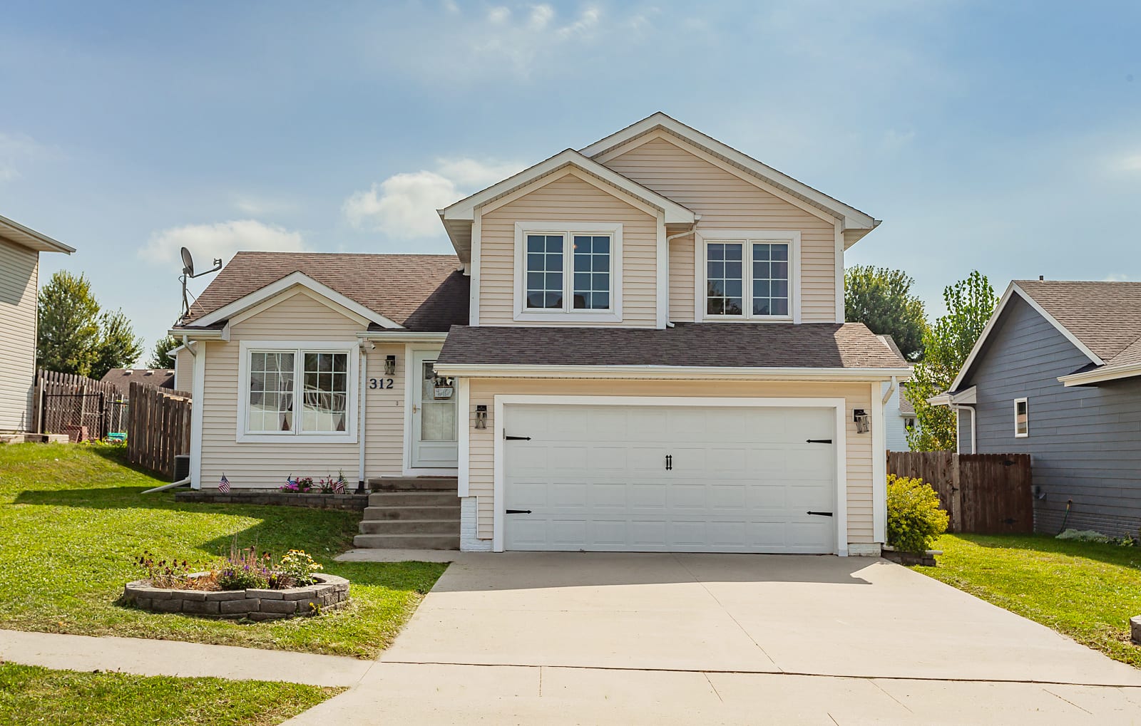 SOLD in Indianola! Welcome to this well kept Indianola home featuring over 1,600 square feet of finish with three bedrooms, three baths and a wonderful backyard! All for under $240k! inception-app-prod/ZGM3MjVjZTgtM2M4OC00YzRiLWE2MTgtYTk0MDhmMTdjMzli/content/2023/09/8396e33df5a7edcbe3fd1b1a00be84247bccdcfc.jpg